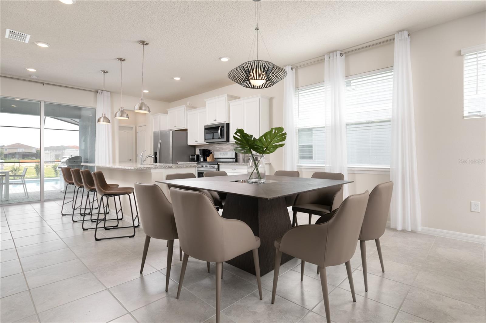 7376 OAKMOSS LOOP