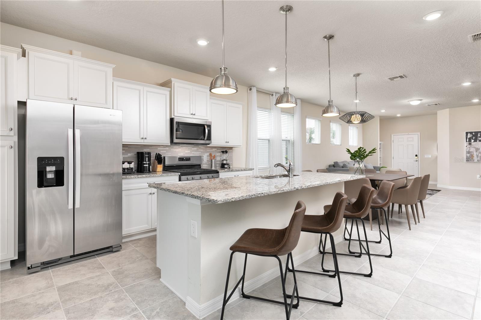7376 OAKMOSS LOOP