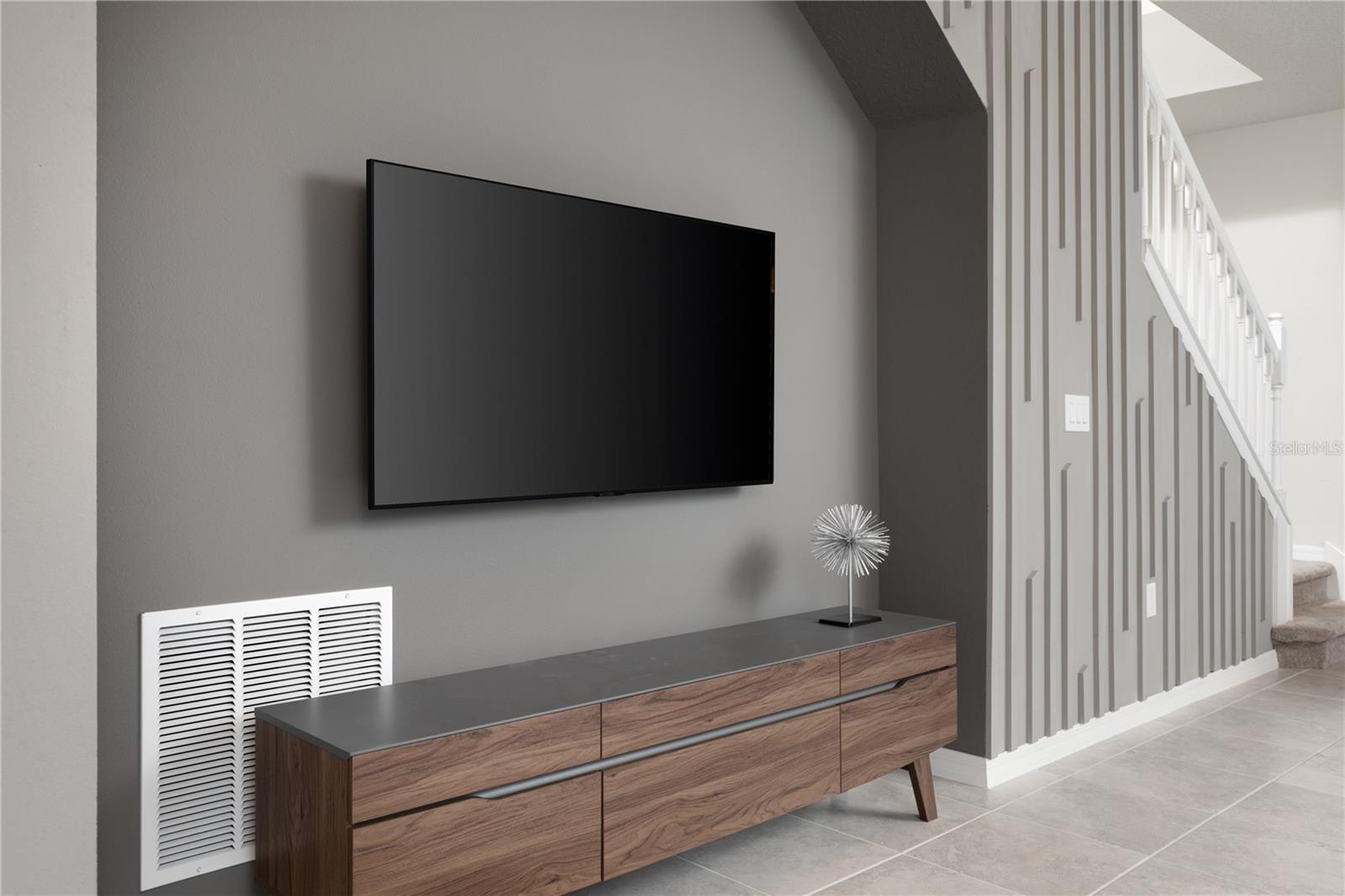 7376 OAKMOSS LOOP