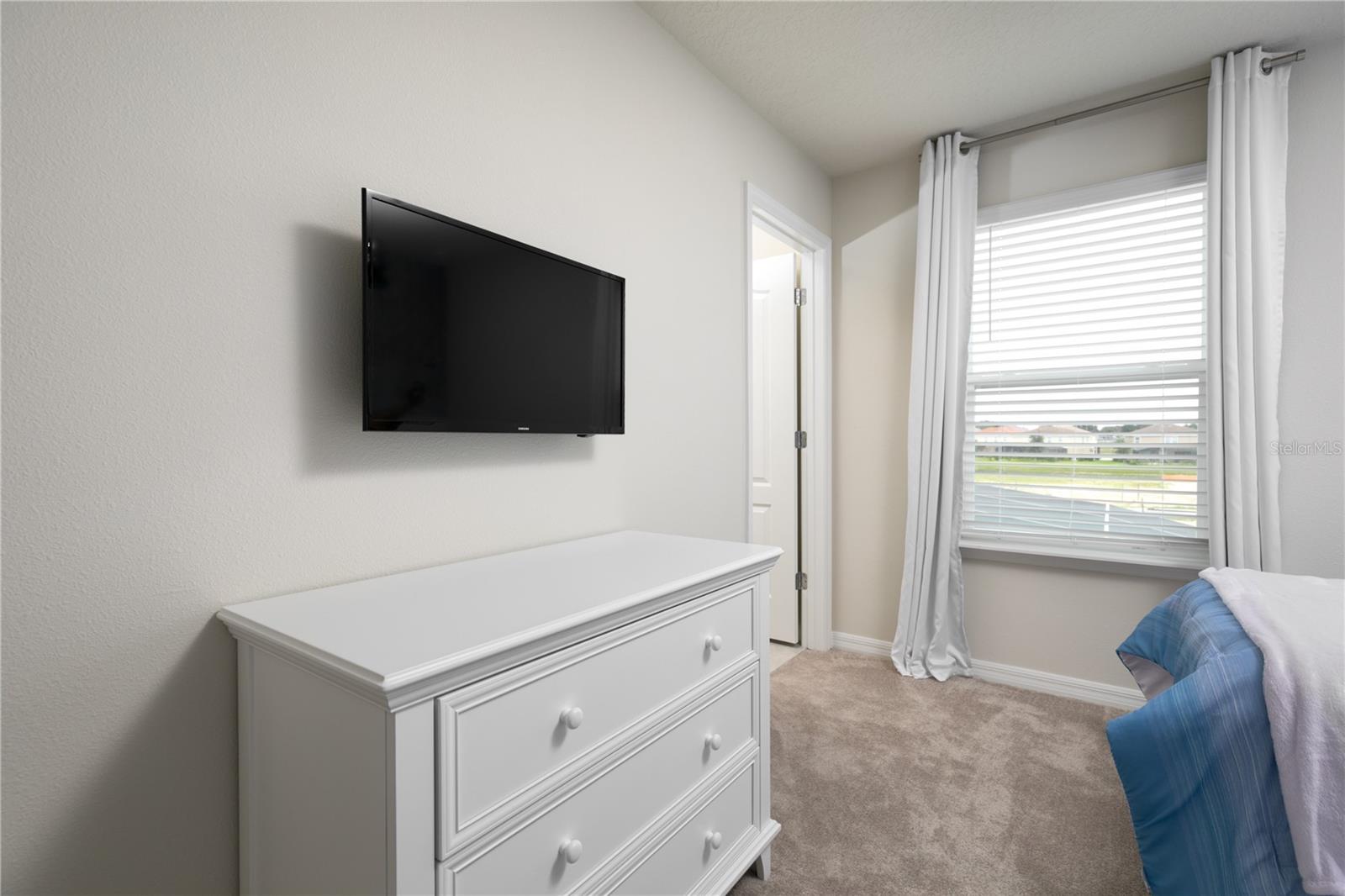 7376 OAKMOSS LOOP