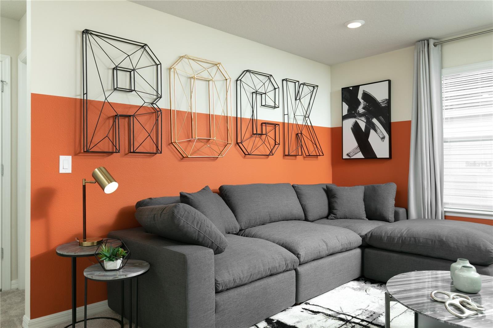7376 OAKMOSS LOOP