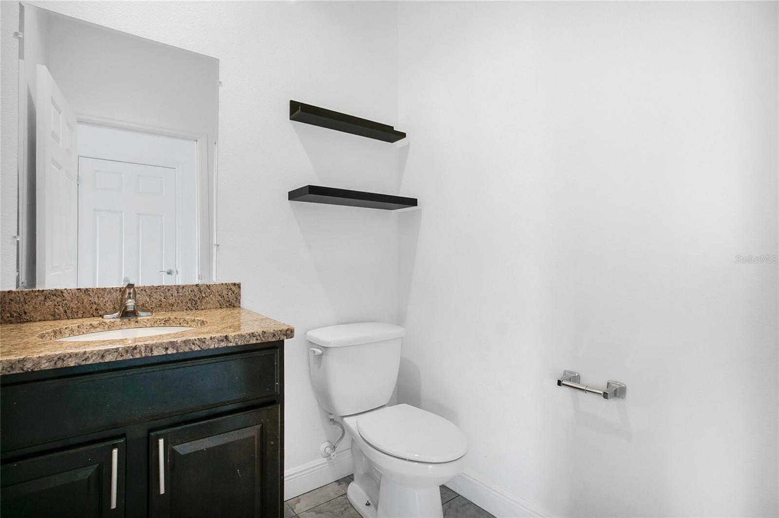 1370 SALISBURY DR