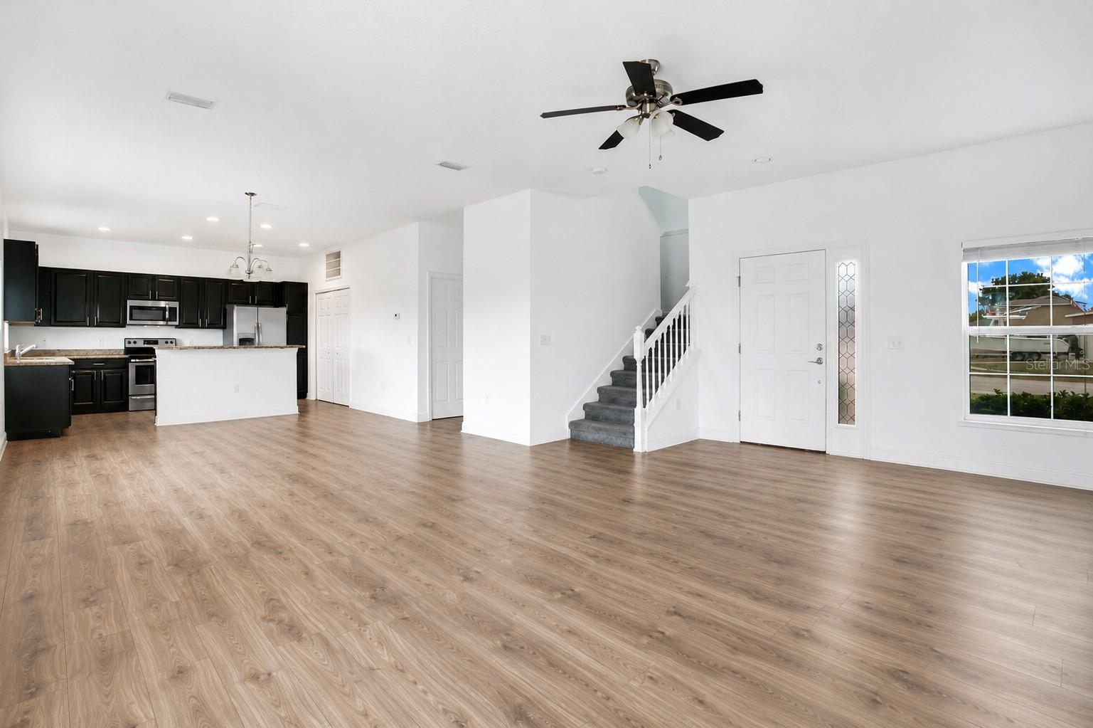 1370 SALISBURY DR