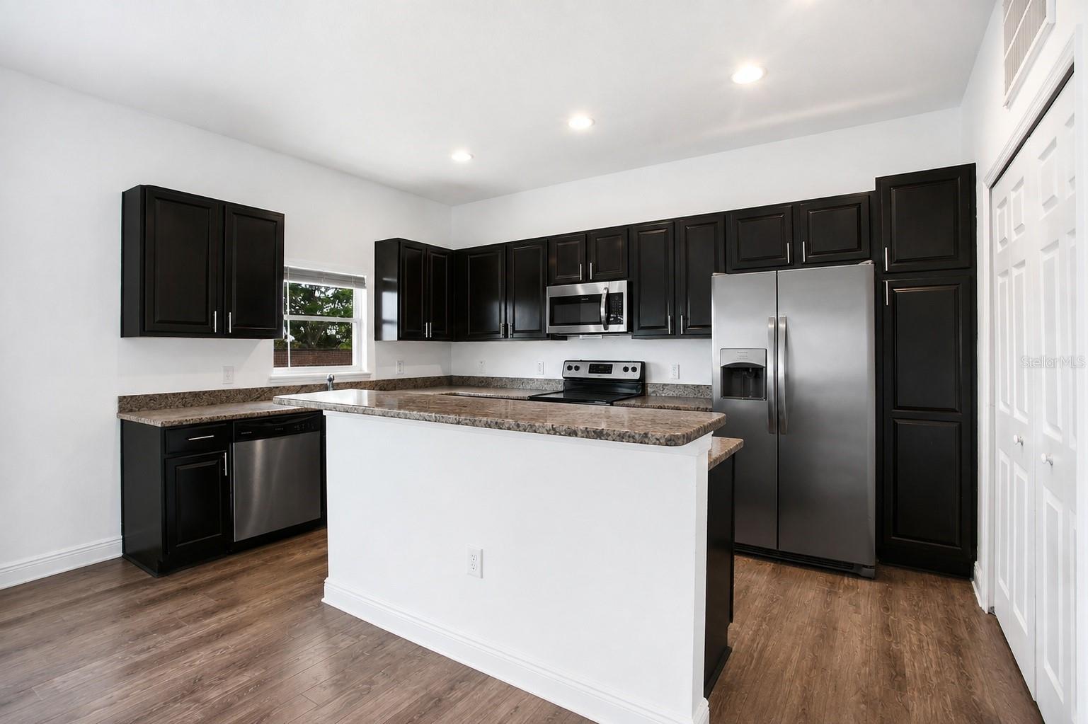 1370 SALISBURY DR