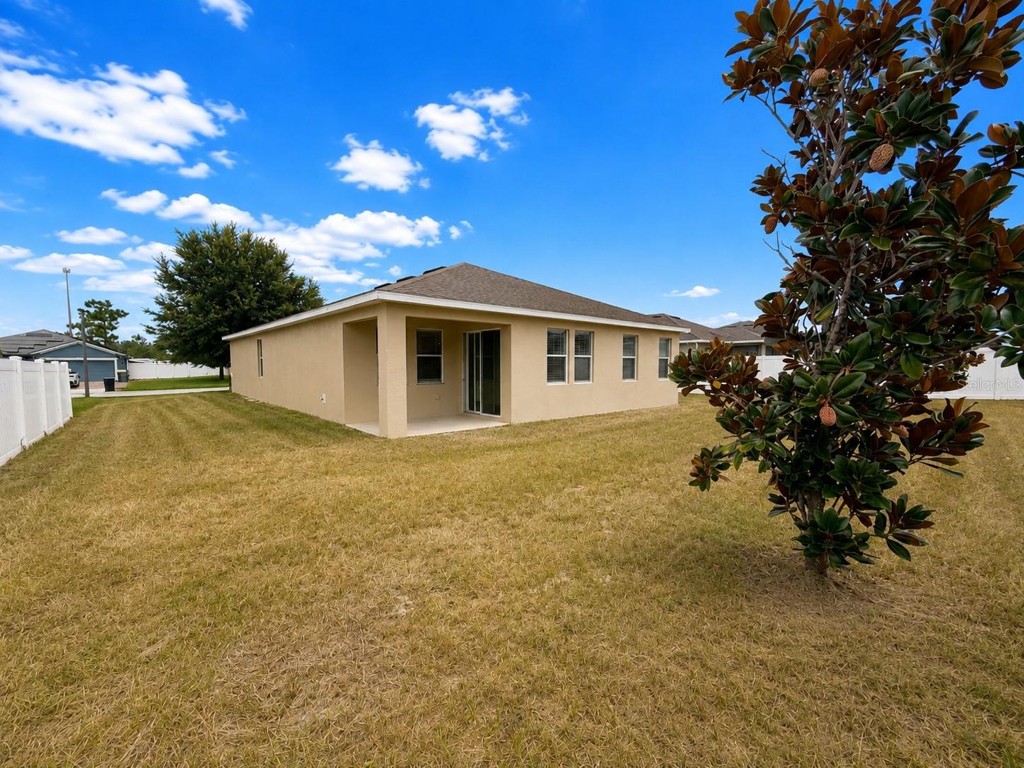 908 GLAZEBROOK LOOP