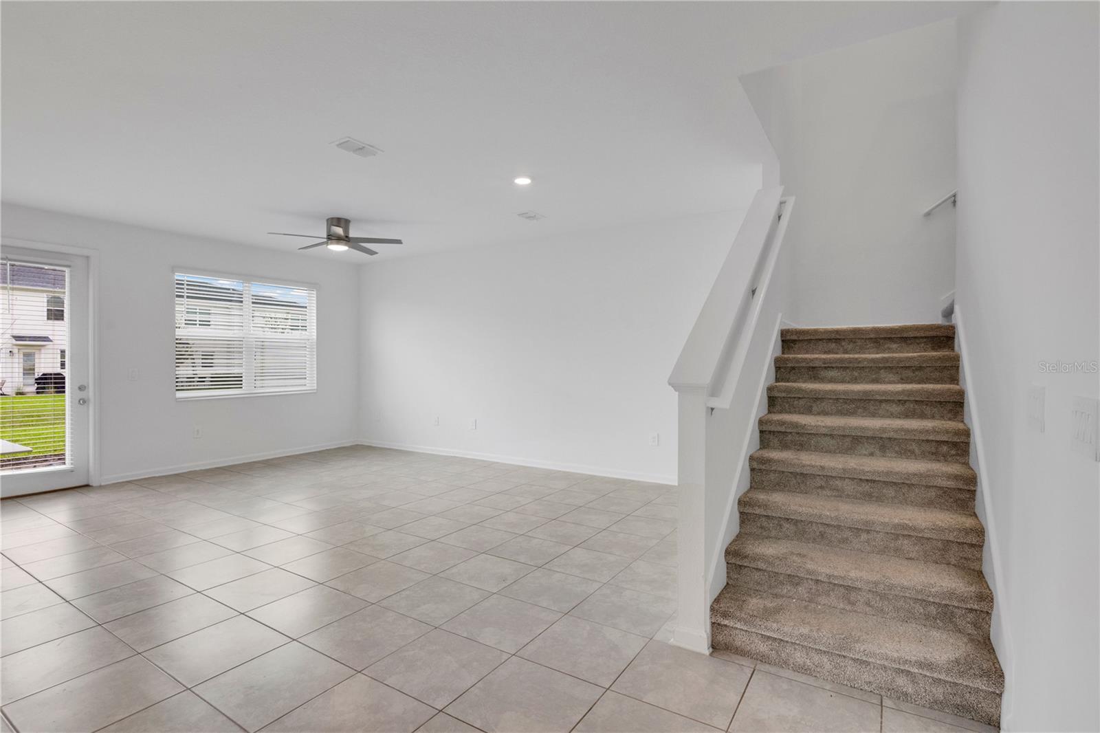 433 BOGEY DR
