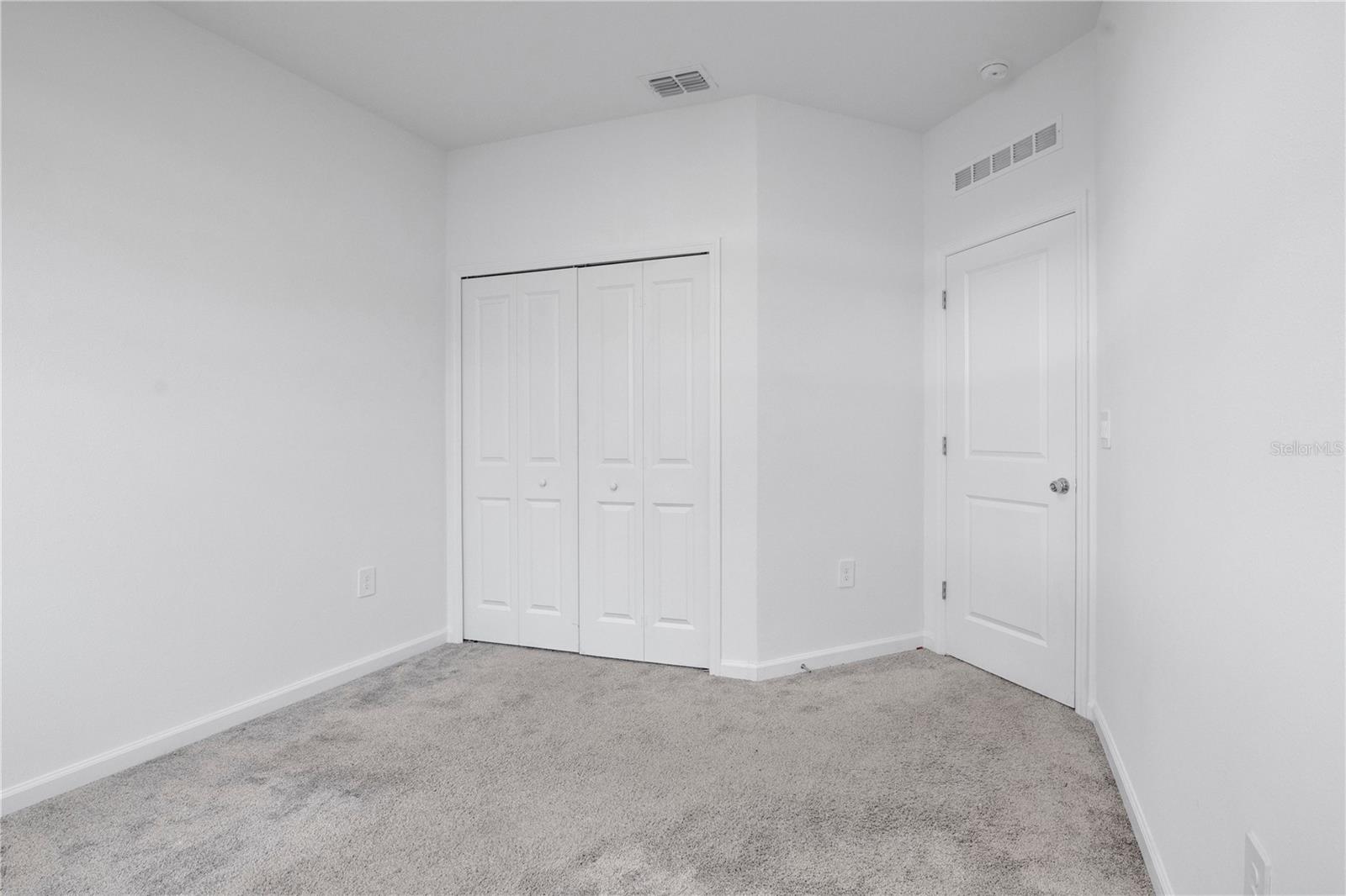 433 BOGEY DR