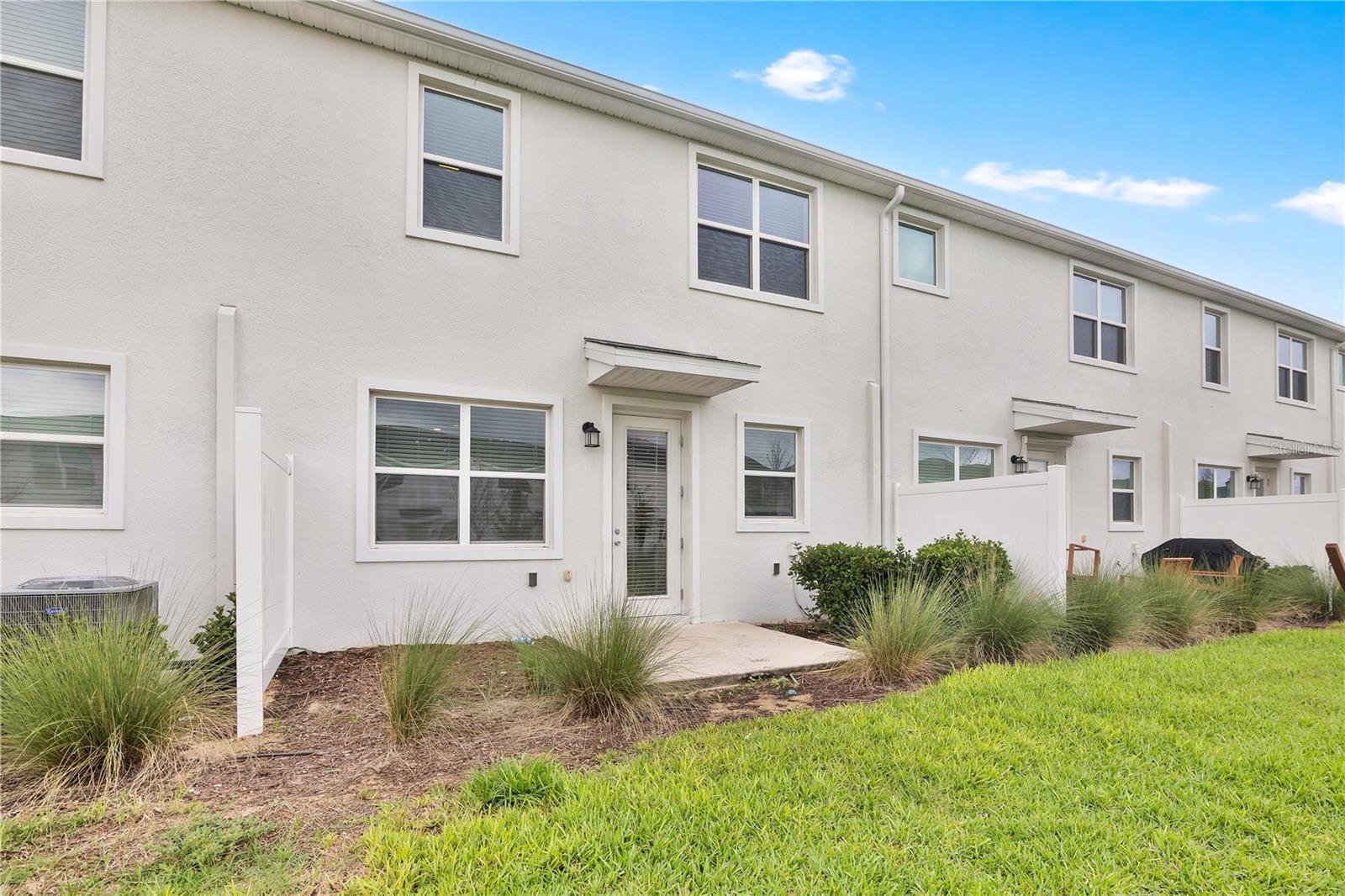 433 BOGEY DR