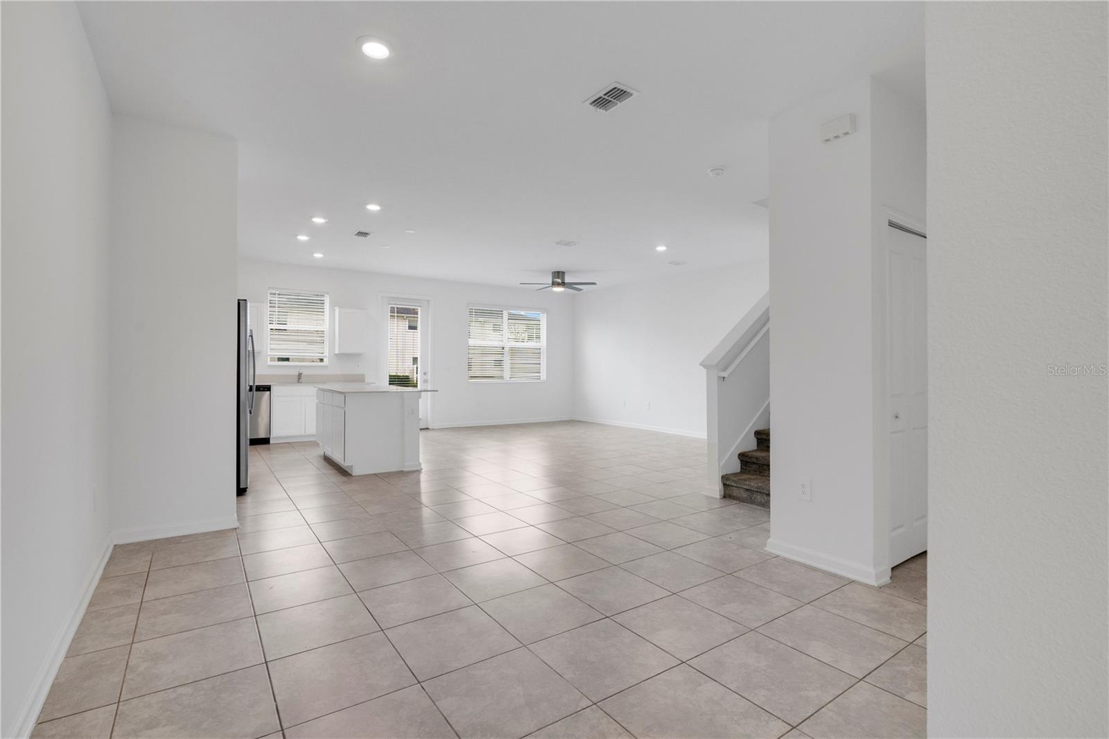 433 BOGEY DR