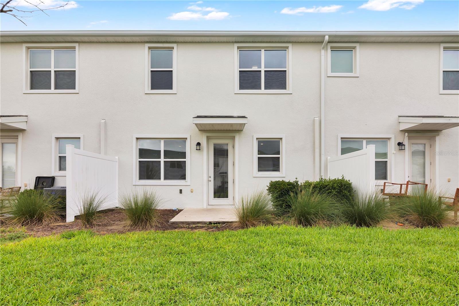 433 BOGEY DR