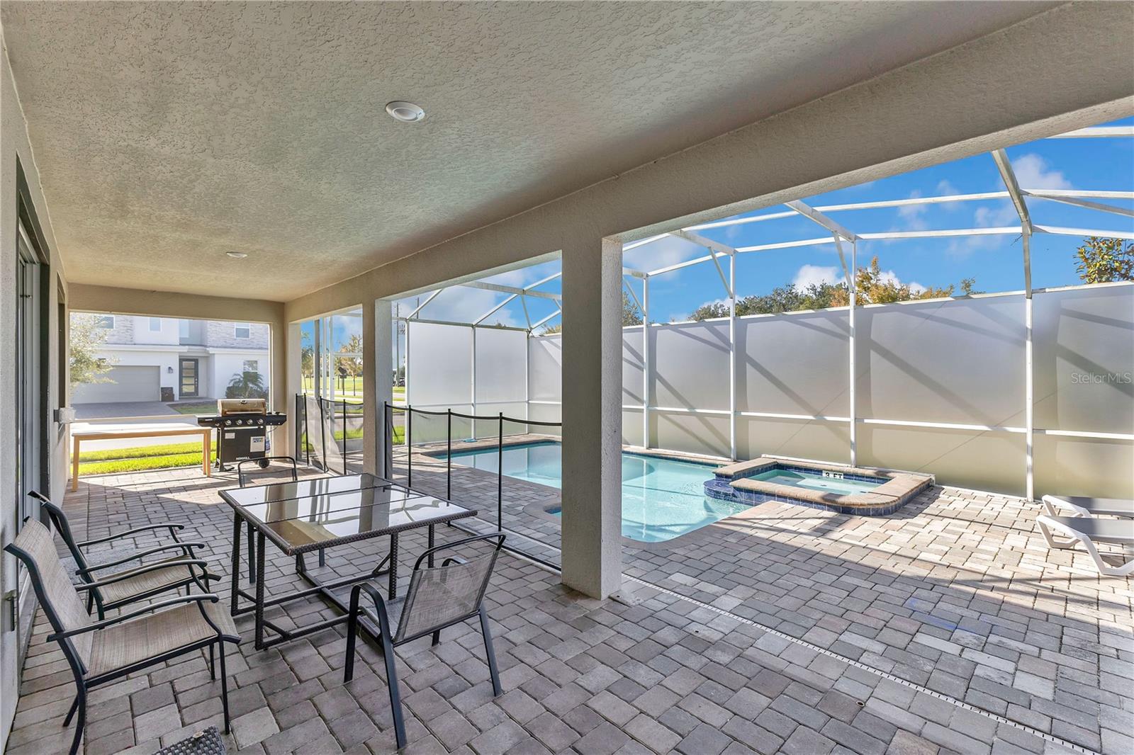 8834 CABOT CLIFFS DR