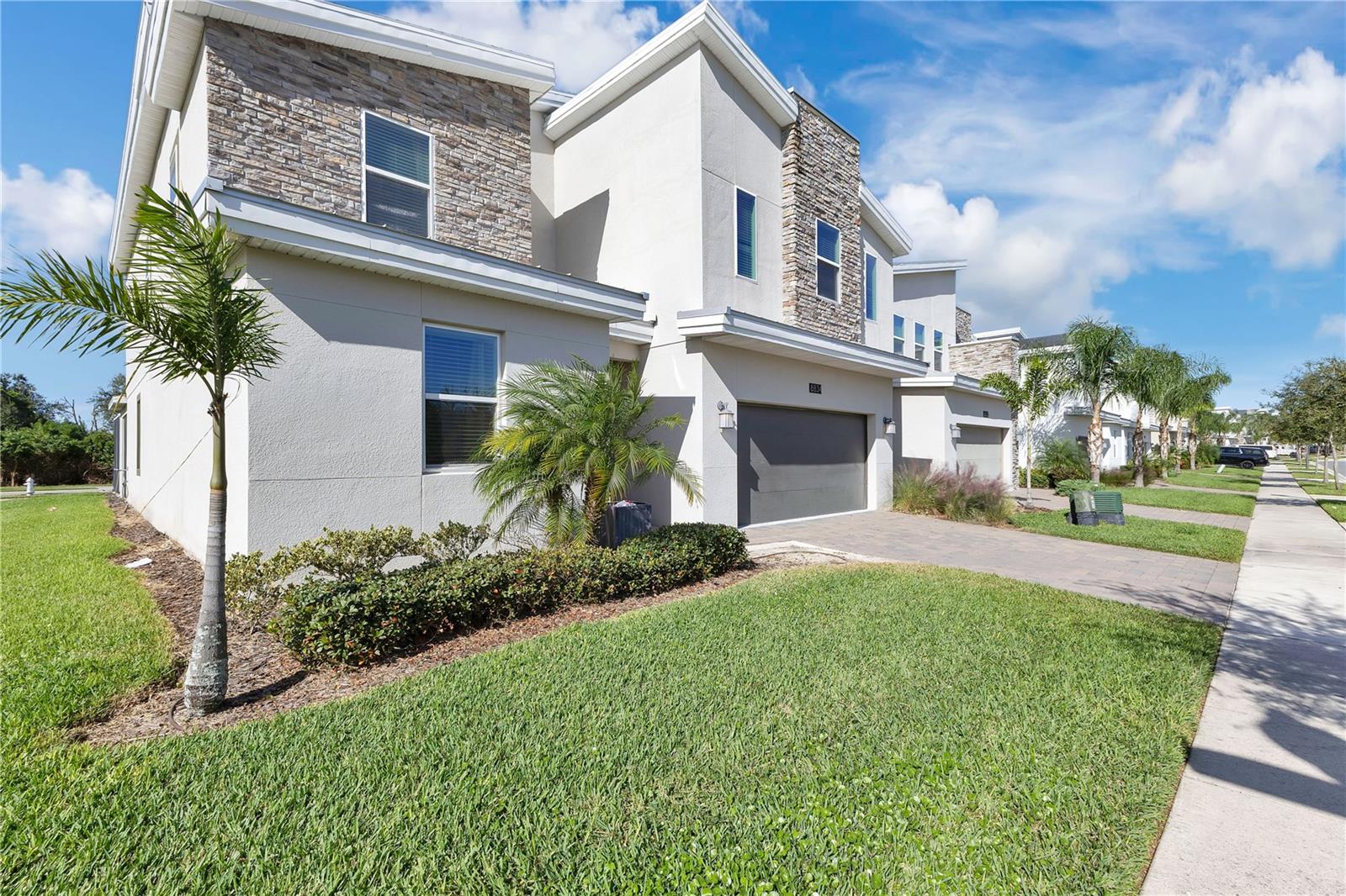 8834 CABOT CLIFFS DR