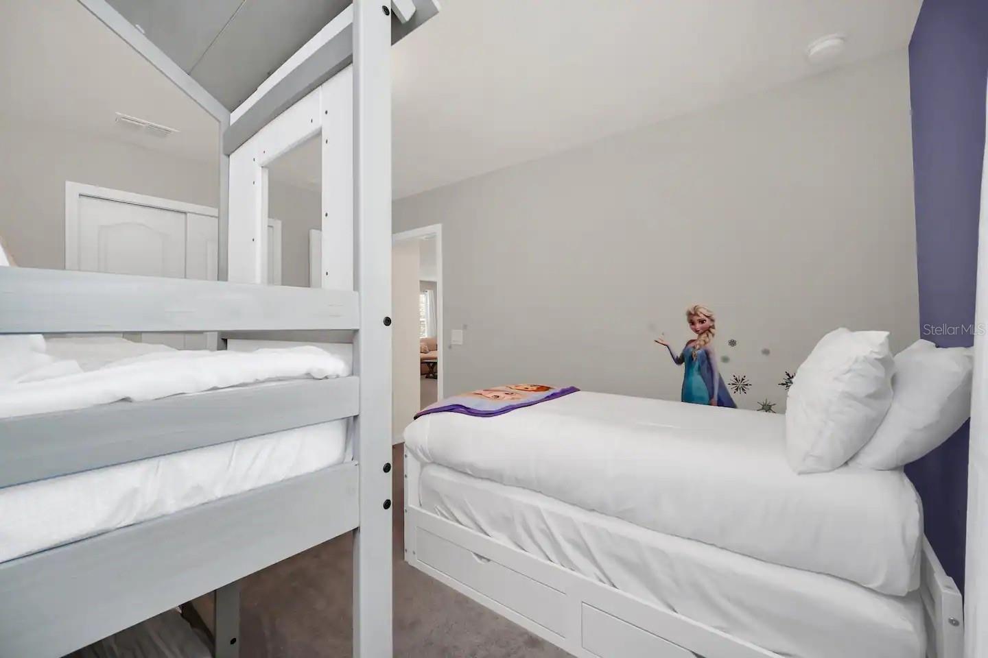 7263 OAKMOSS LOOP