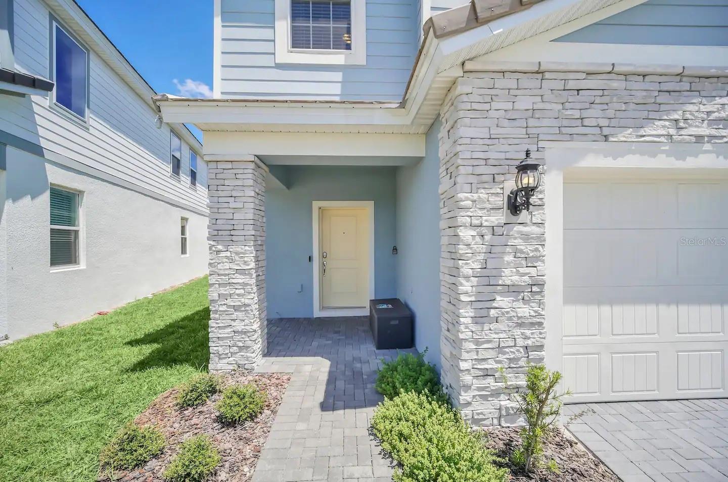 7263 OAKMOSS LOOP