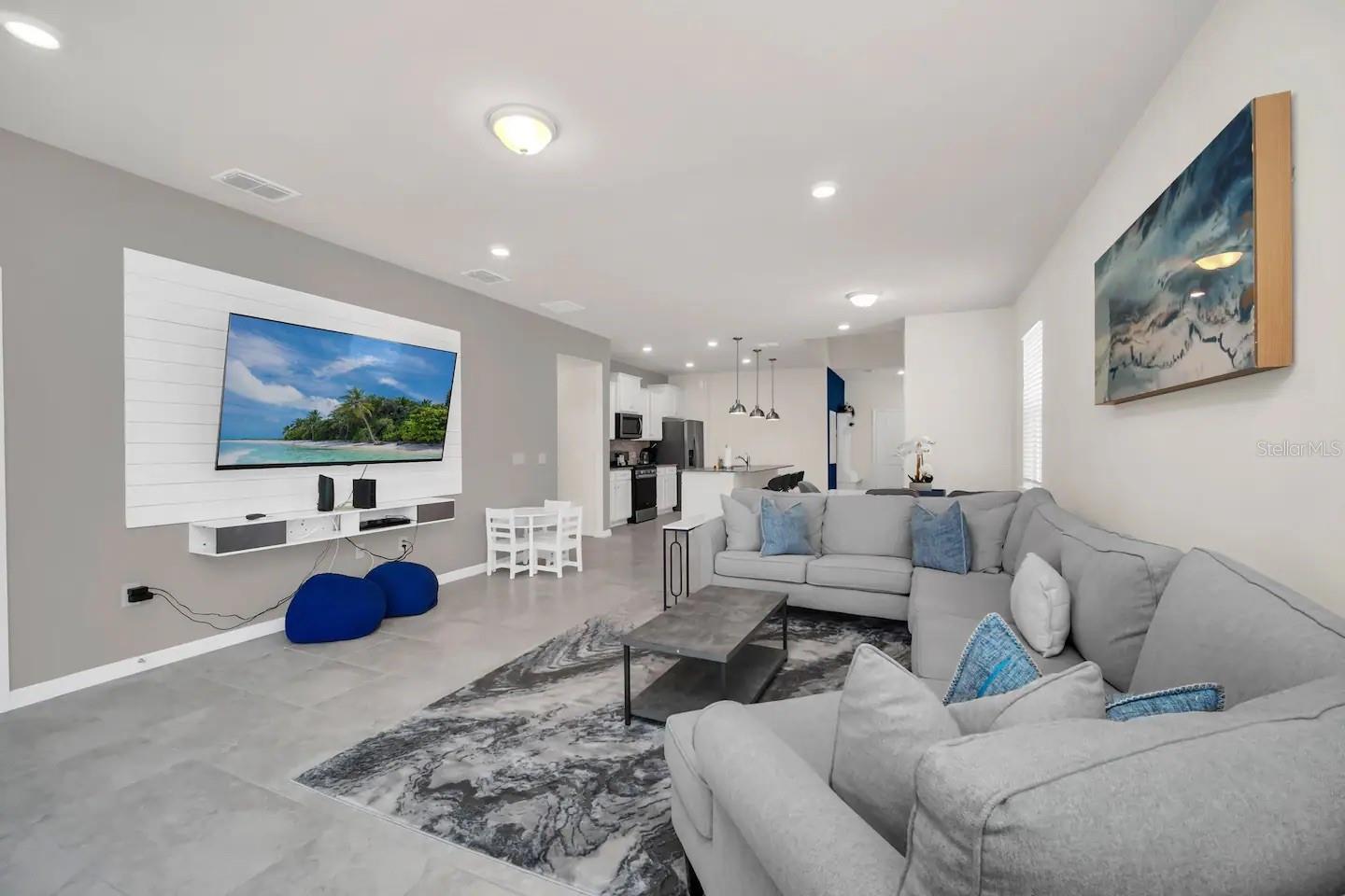 7263 OAKMOSS LOOP