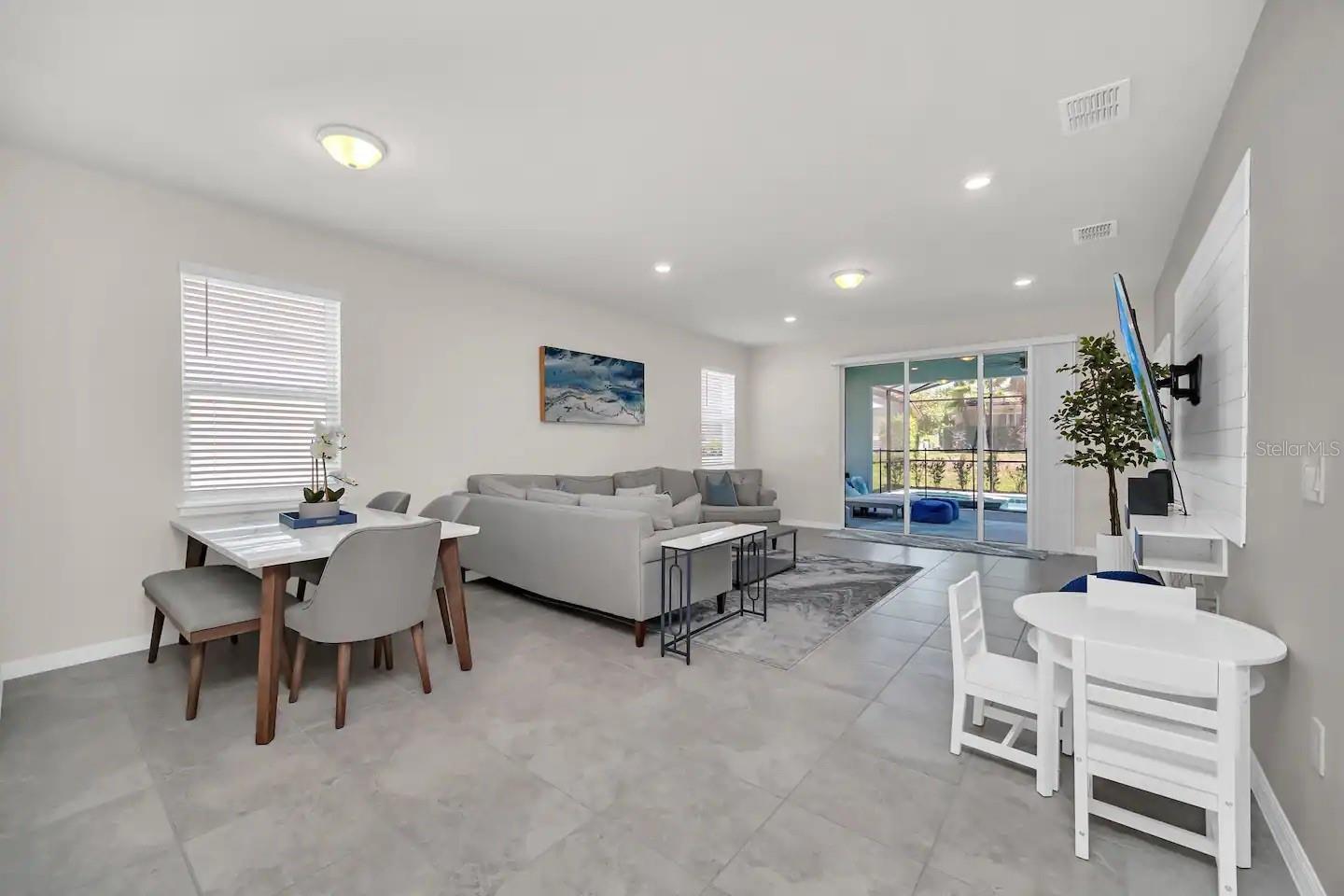 7263 OAKMOSS LOOP