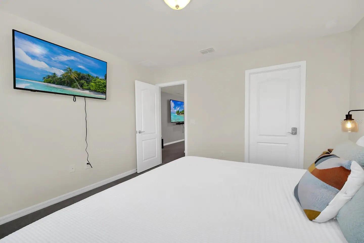 7263 OAKMOSS LOOP