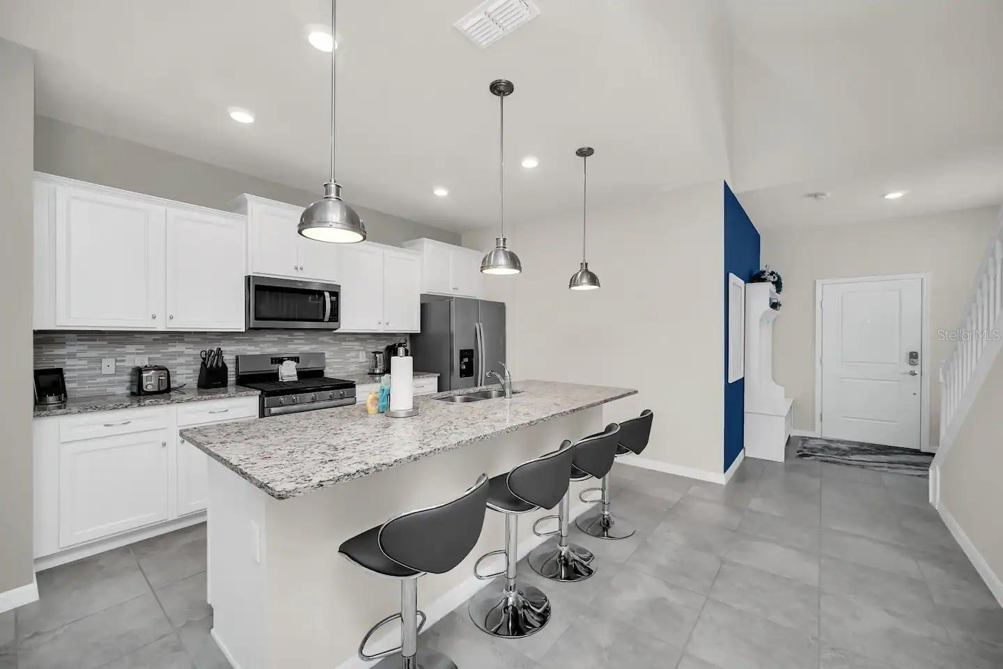 7263 OAKMOSS LOOP