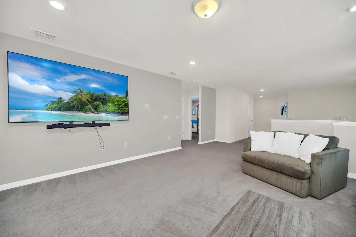7263 OAKMOSS LOOP