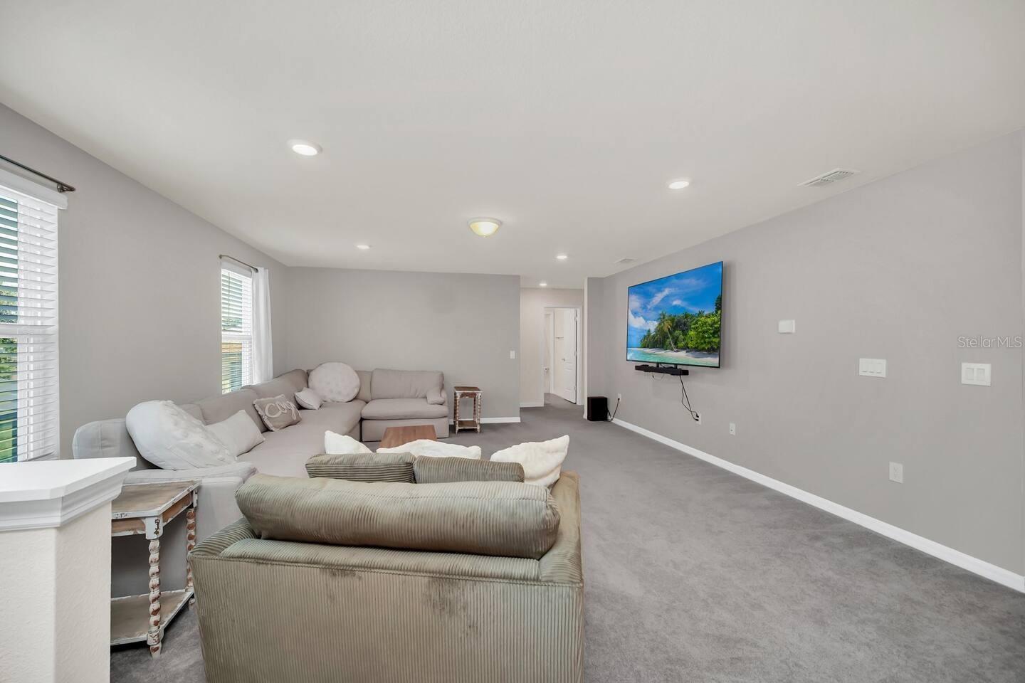7263 OAKMOSS LOOP