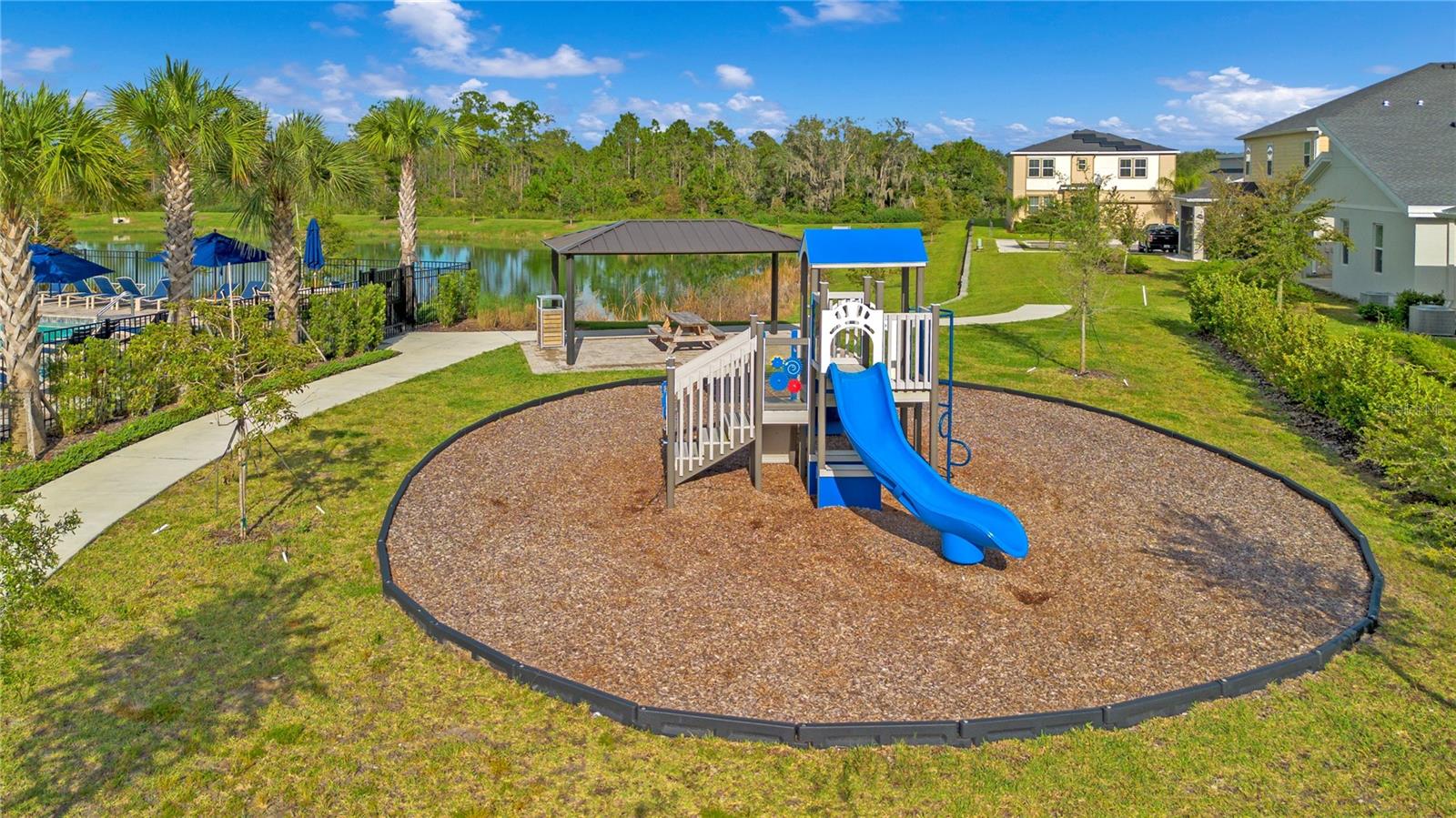 433 BOGEY DR