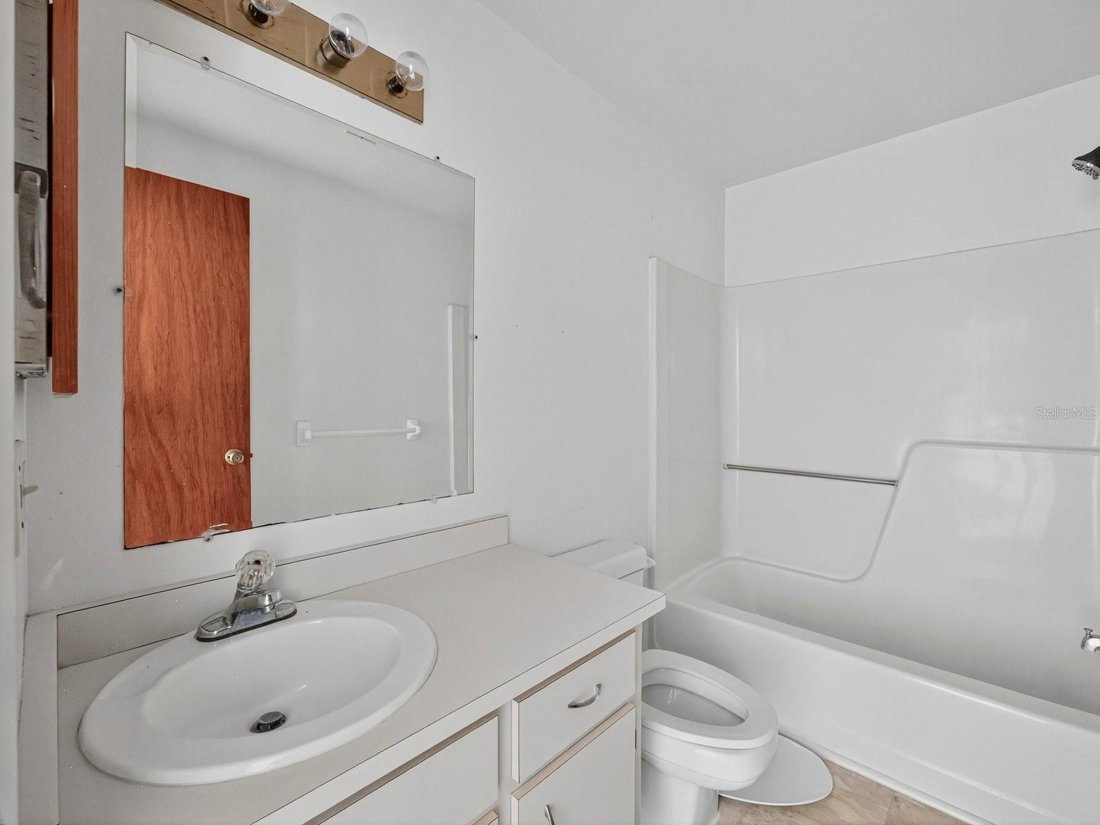 408 COUNTRY LANE #408