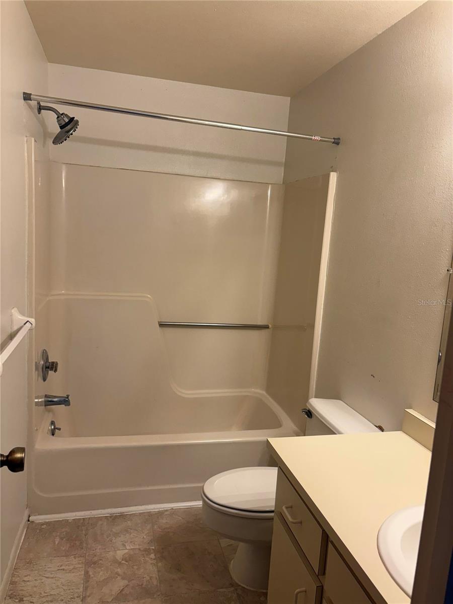 408 COUNTRY LANE #408