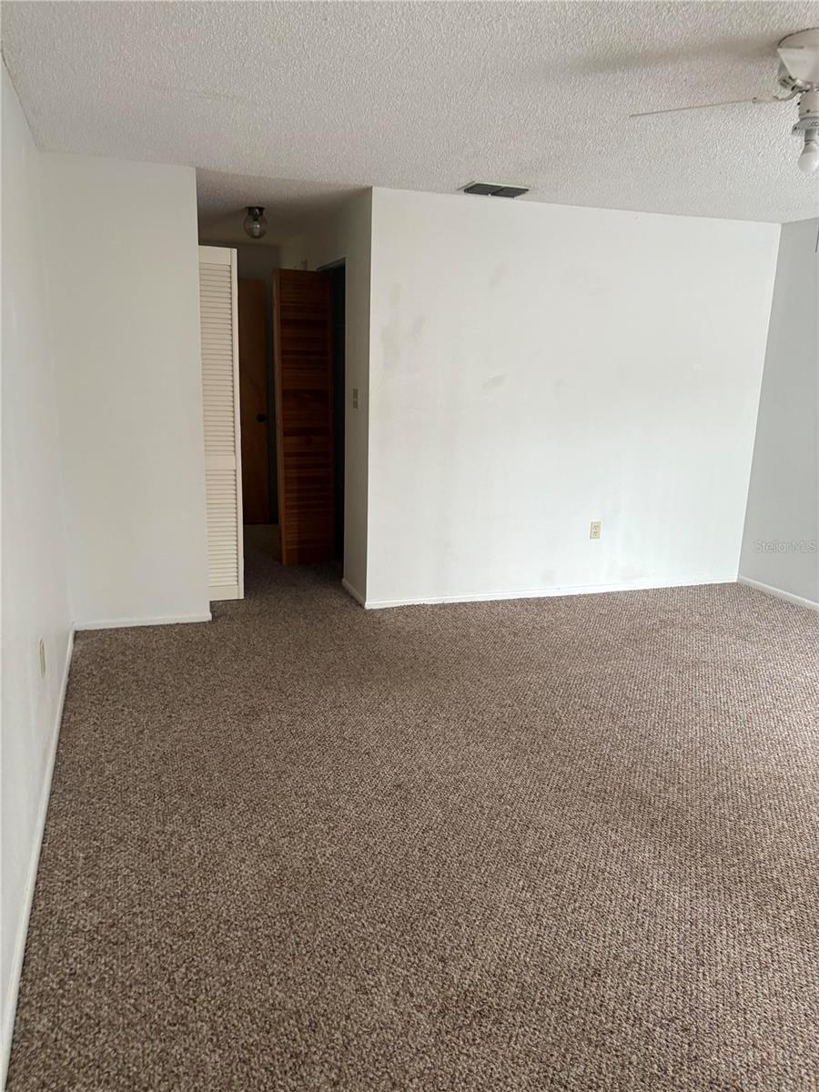 408 COUNTRY LANE #408