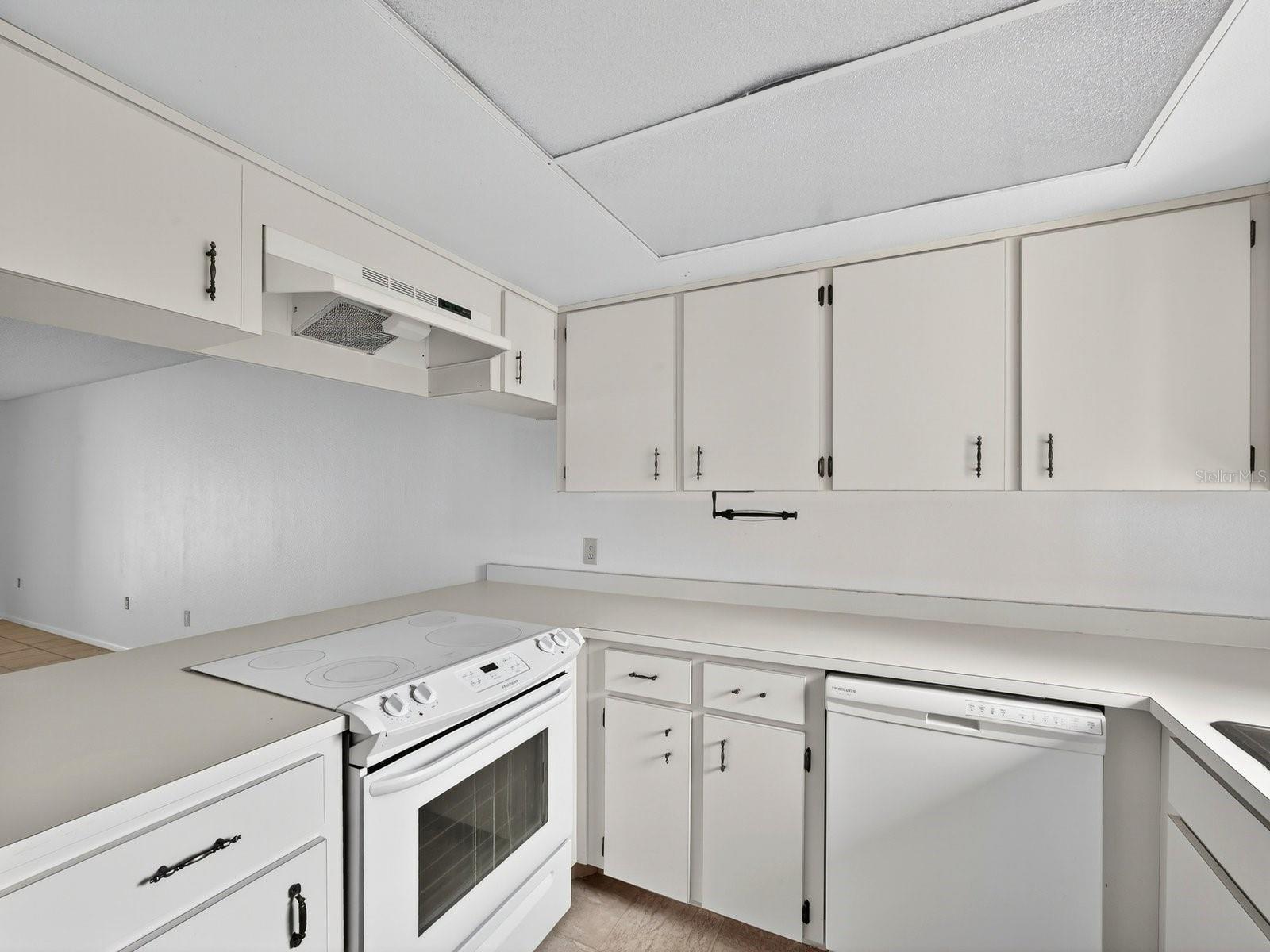 408 COUNTRY LANE #408