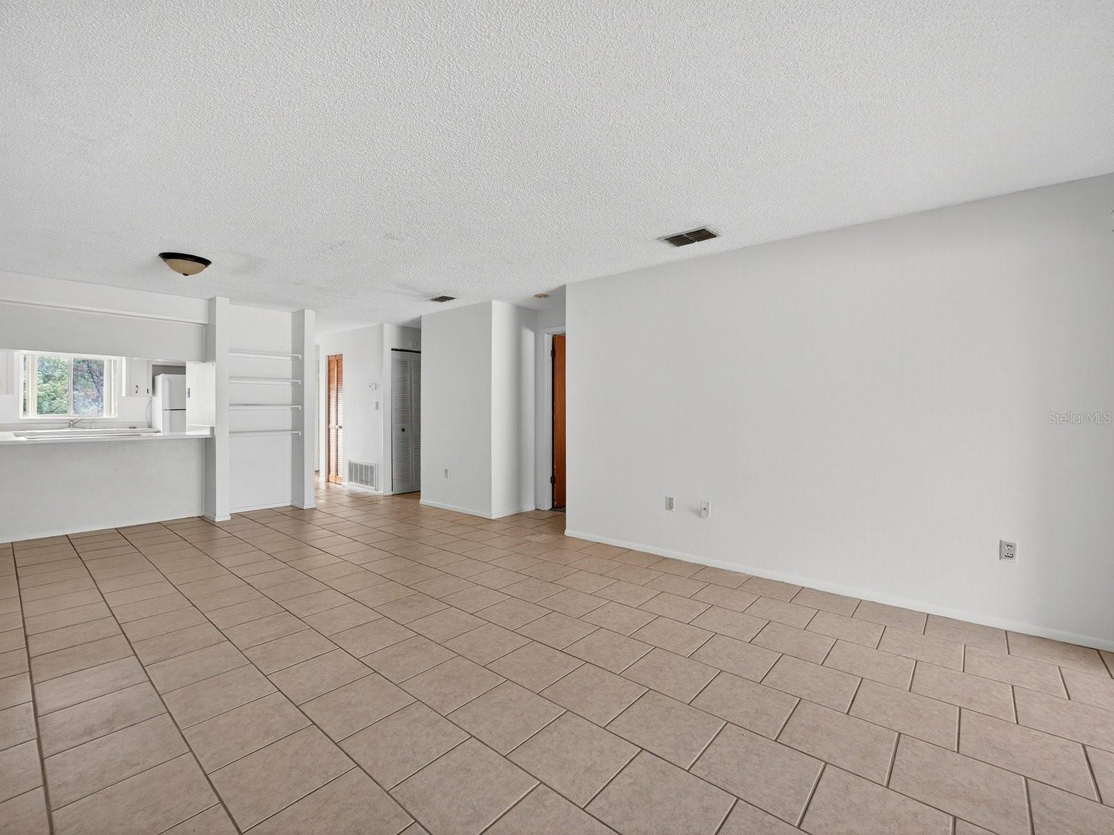 408 COUNTRY LANE #408