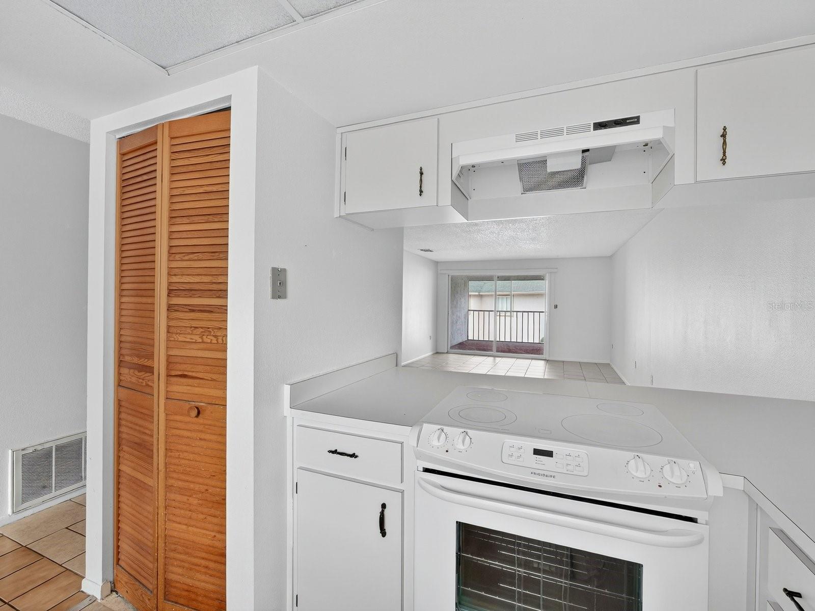 408 COUNTRY LANE #408