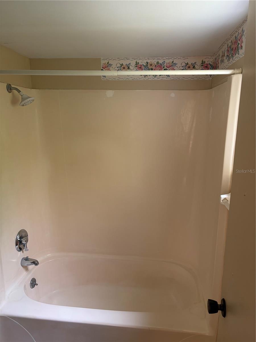 400 EL CAMINO DR #114