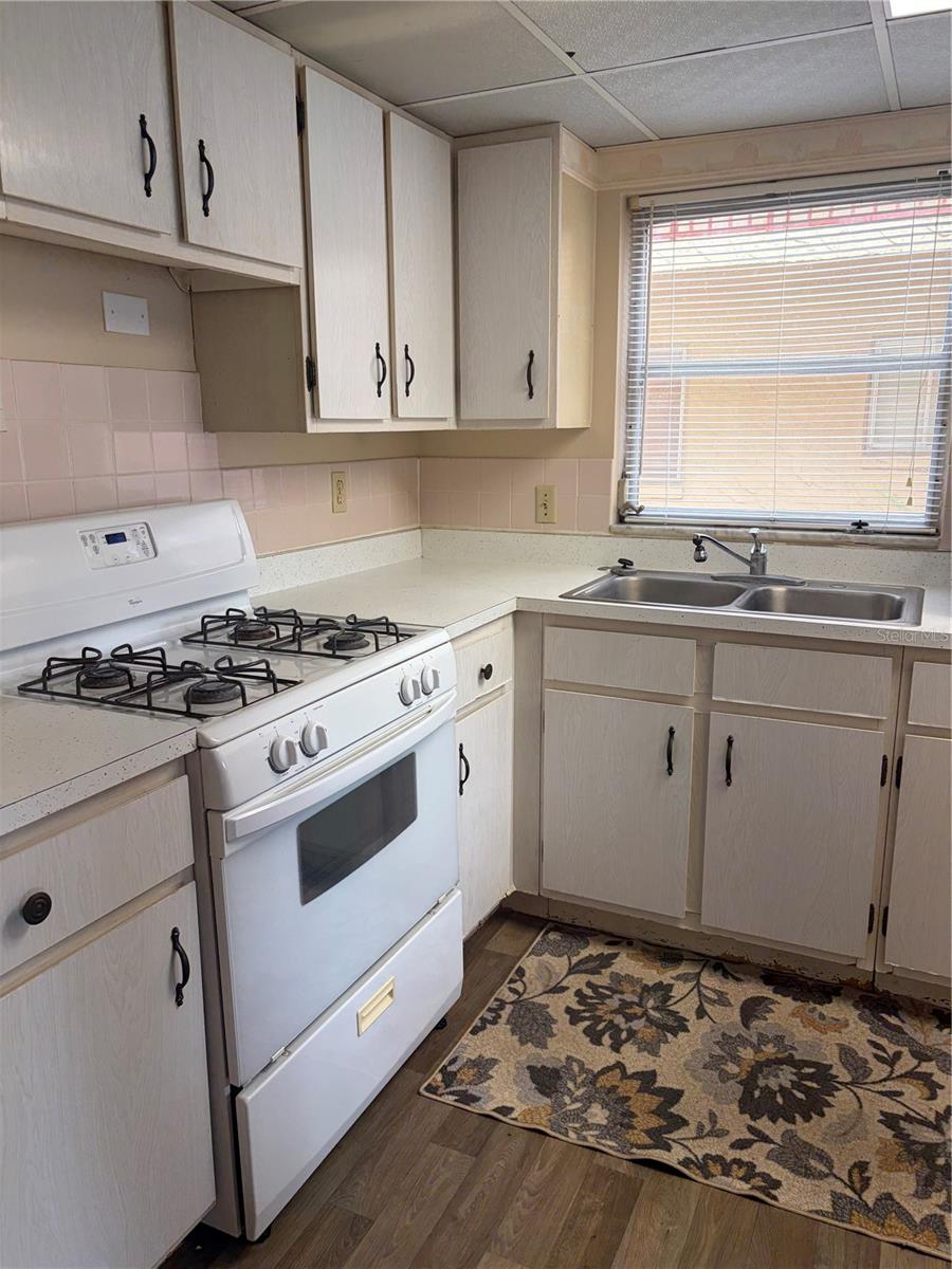 400 EL CAMINO DR #114