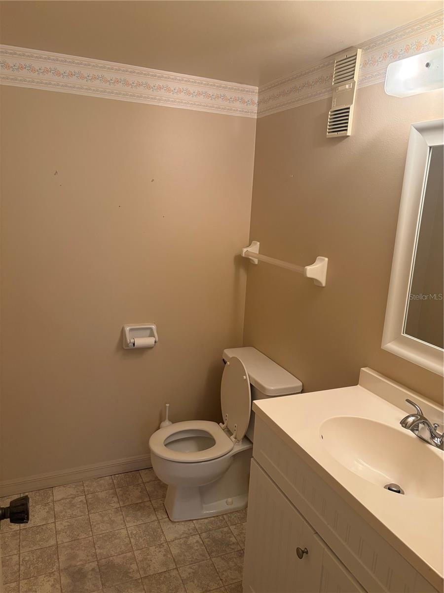 400 EL CAMINO DR #114