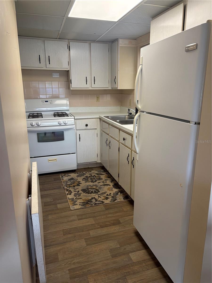 400 EL CAMINO DR #114