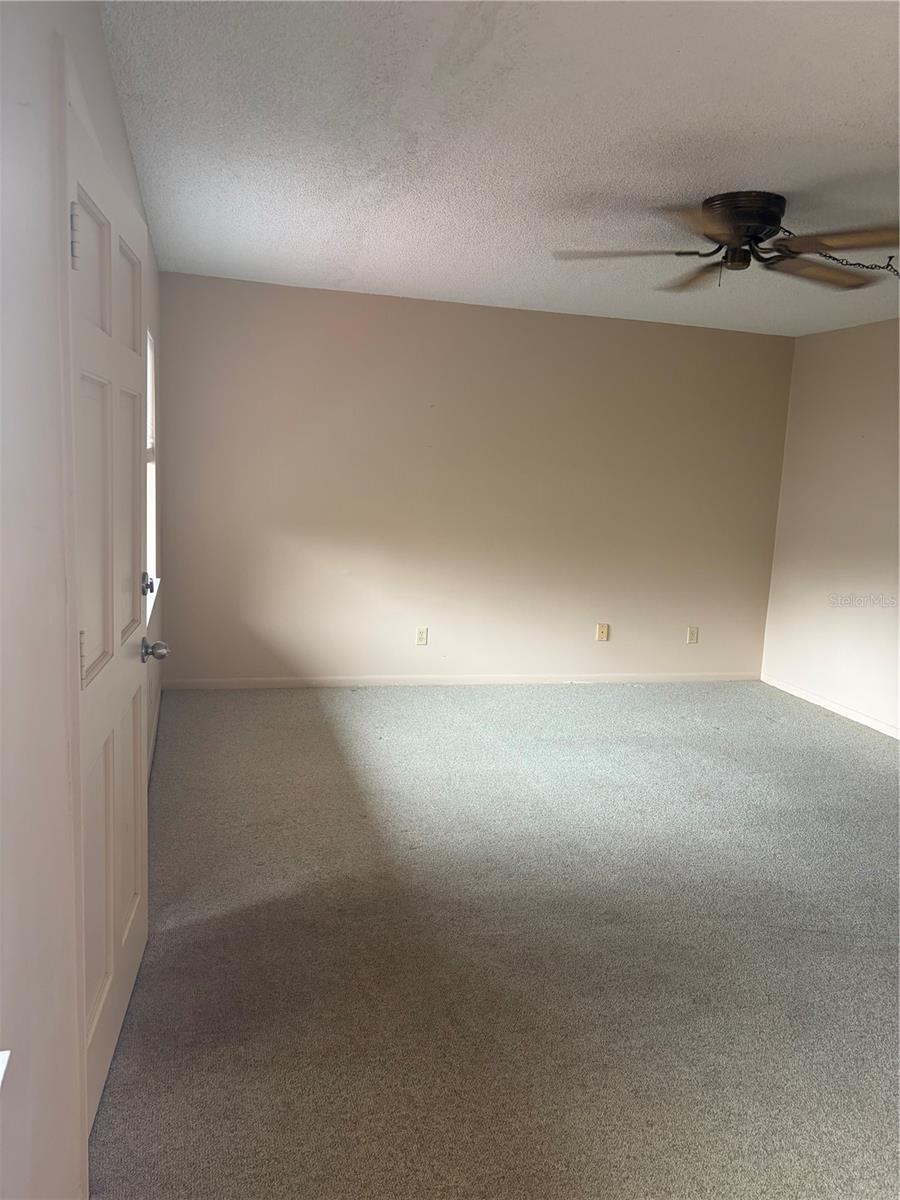 400 EL CAMINO DR #114