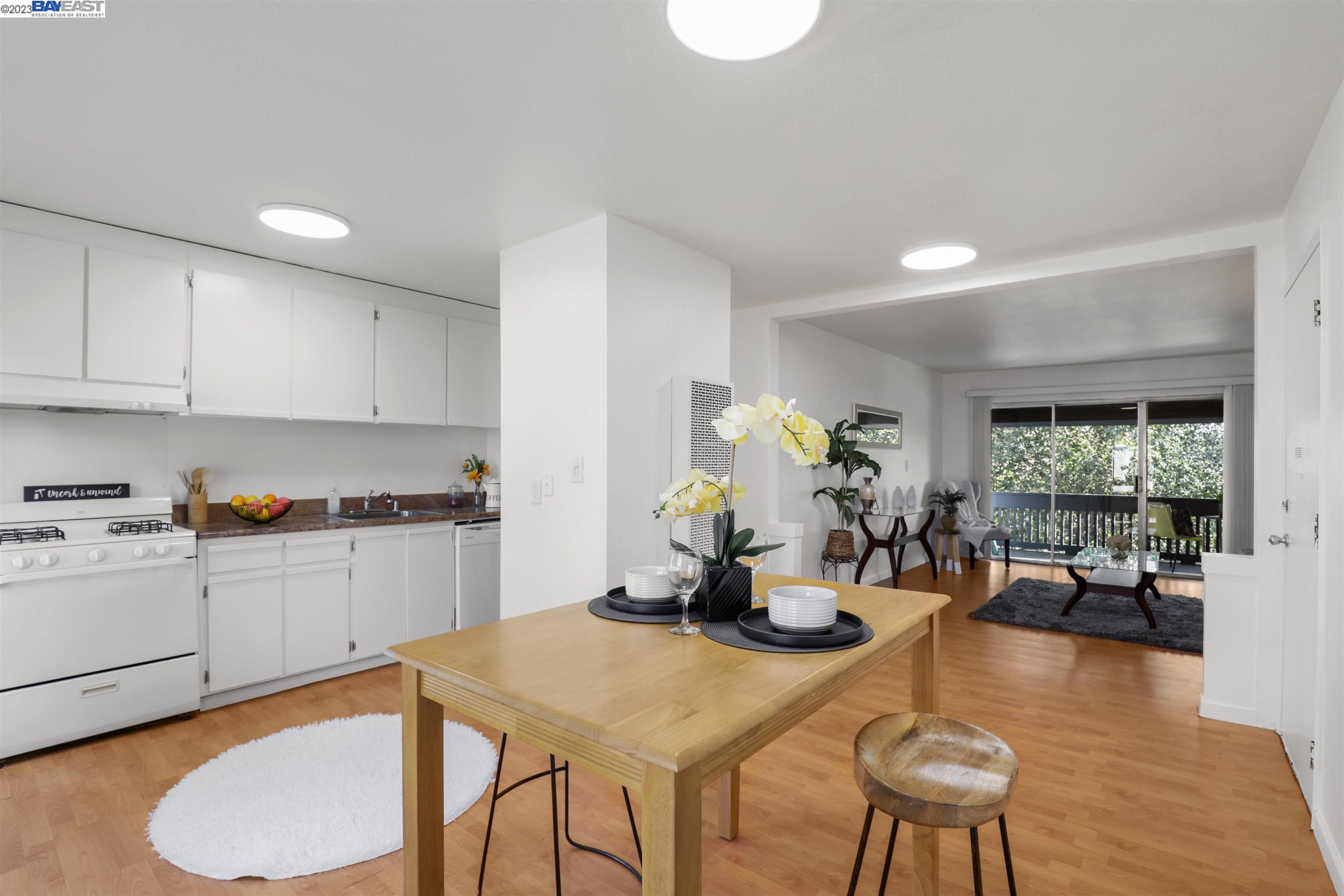 1001 Murrieta Blvd # 114