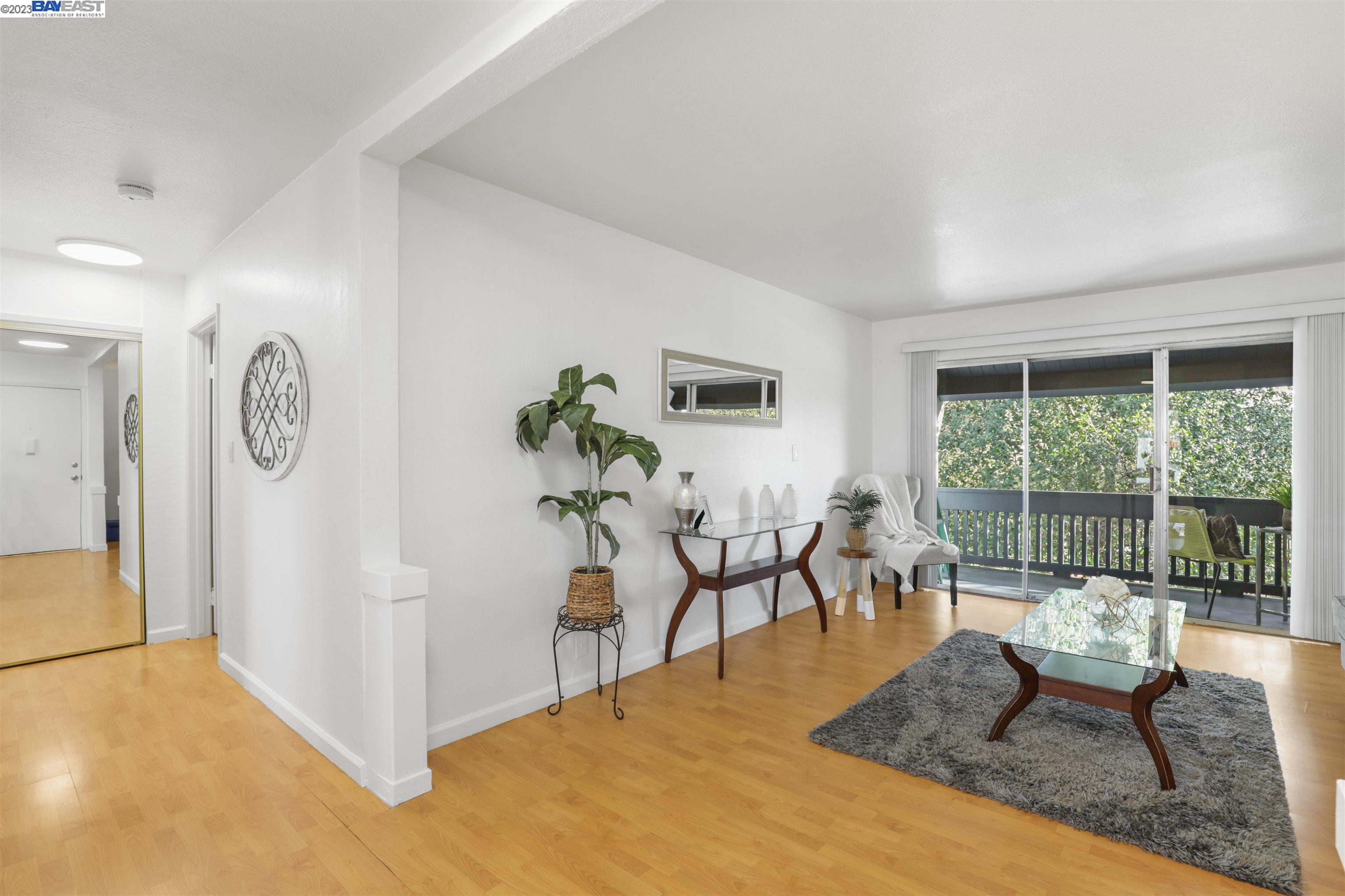 1001 Murrieta Blvd # 114