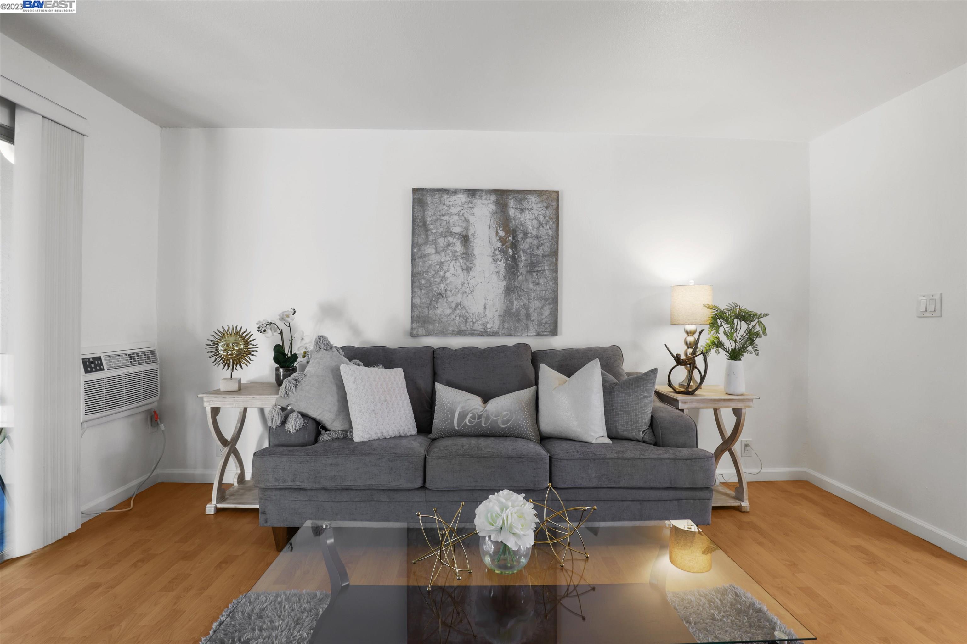 1001 Murrieta Blvd # 114