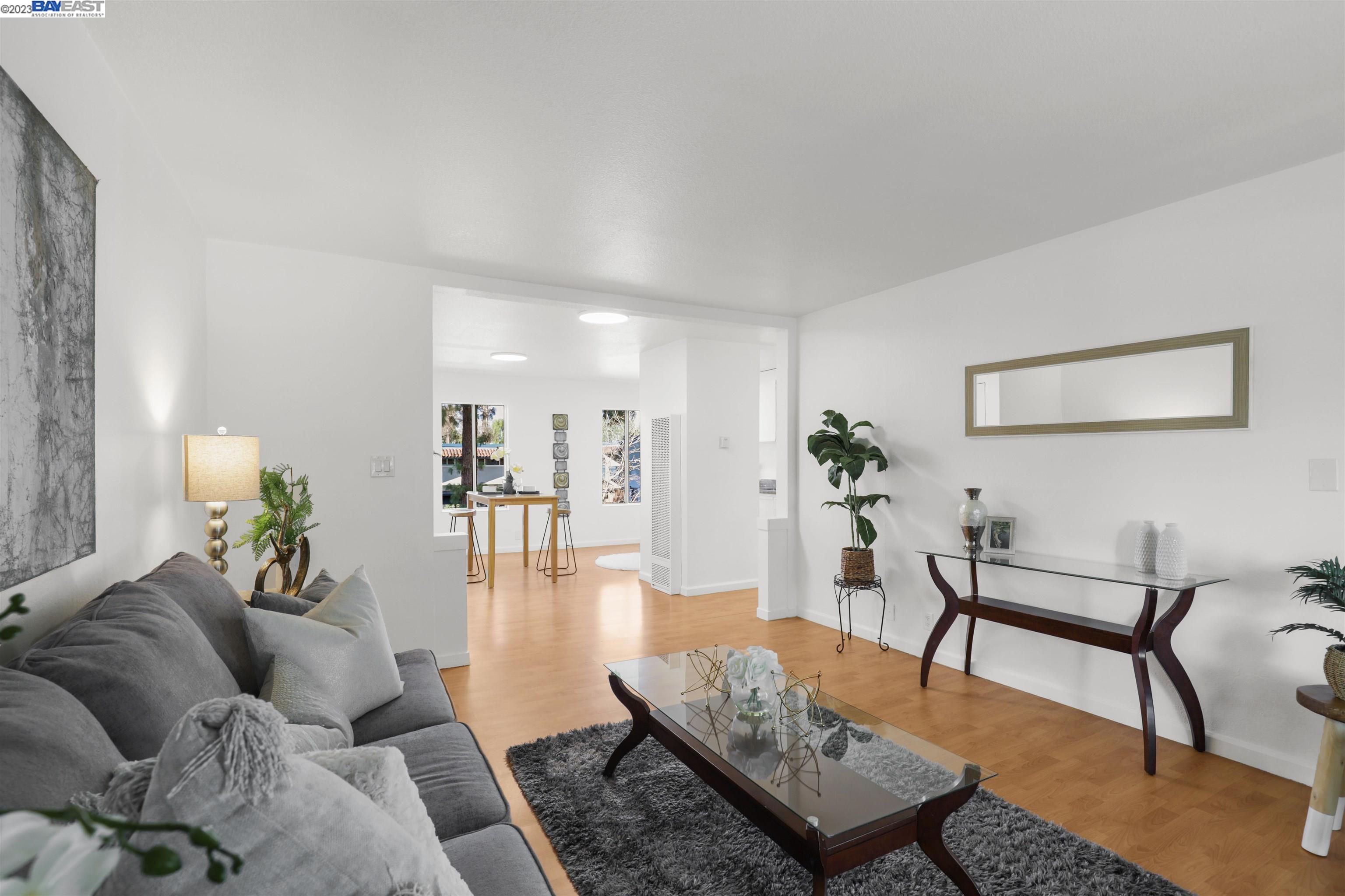 1001 Murrieta Blvd # 114