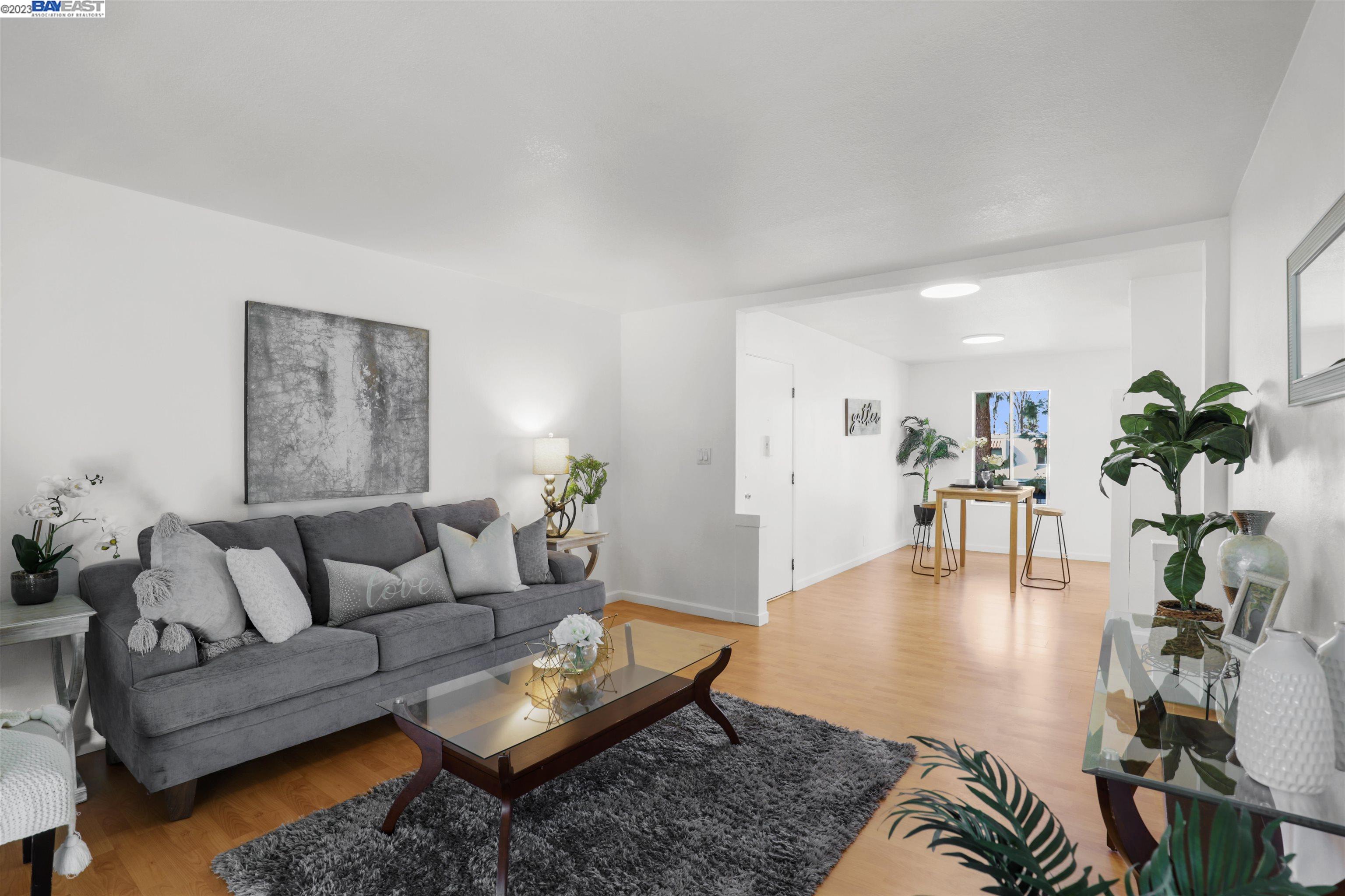 1001 Murrieta Blvd # 114