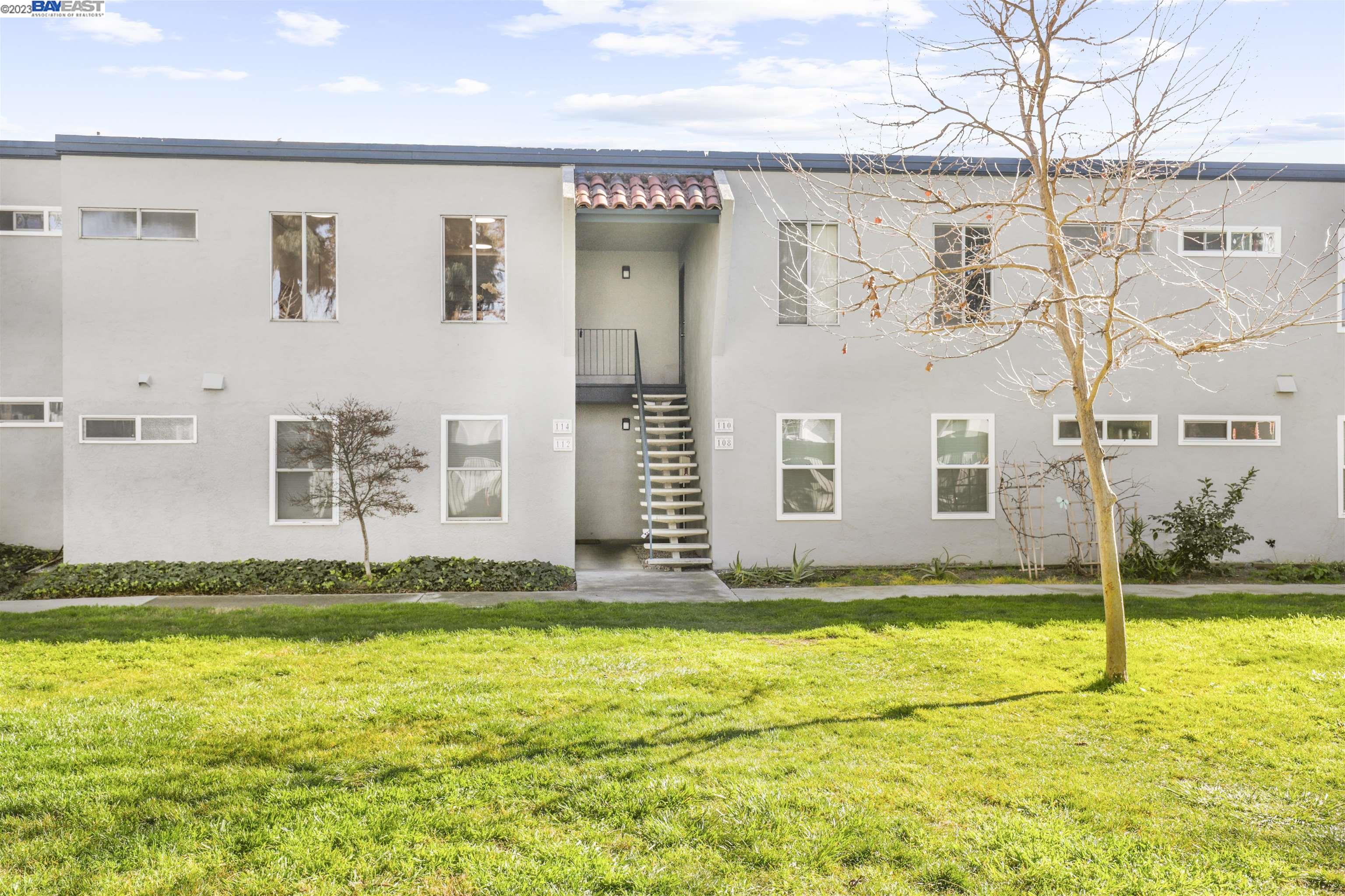 1001 Murrieta Blvd # 114