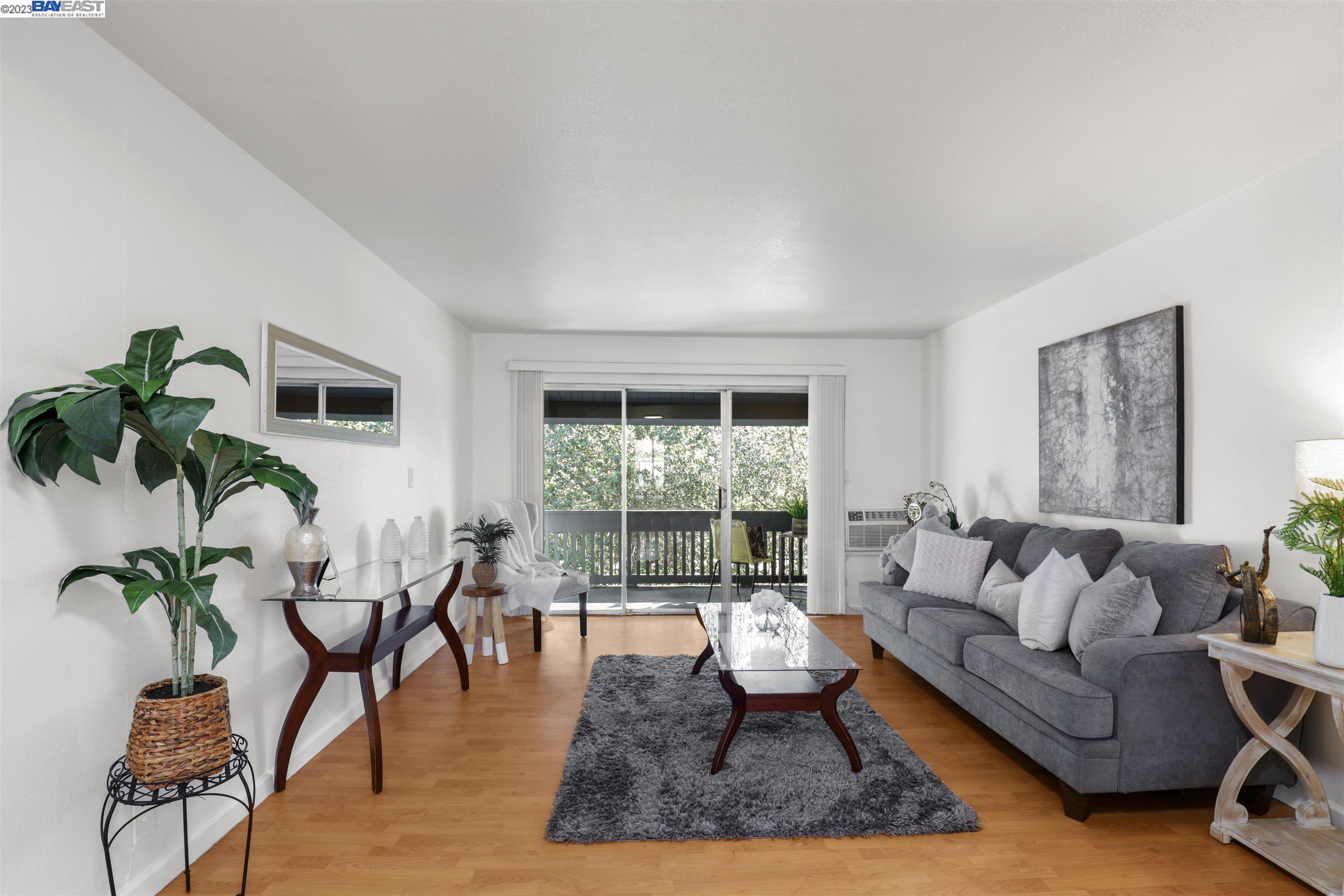 1001 Murrieta Blvd # 114