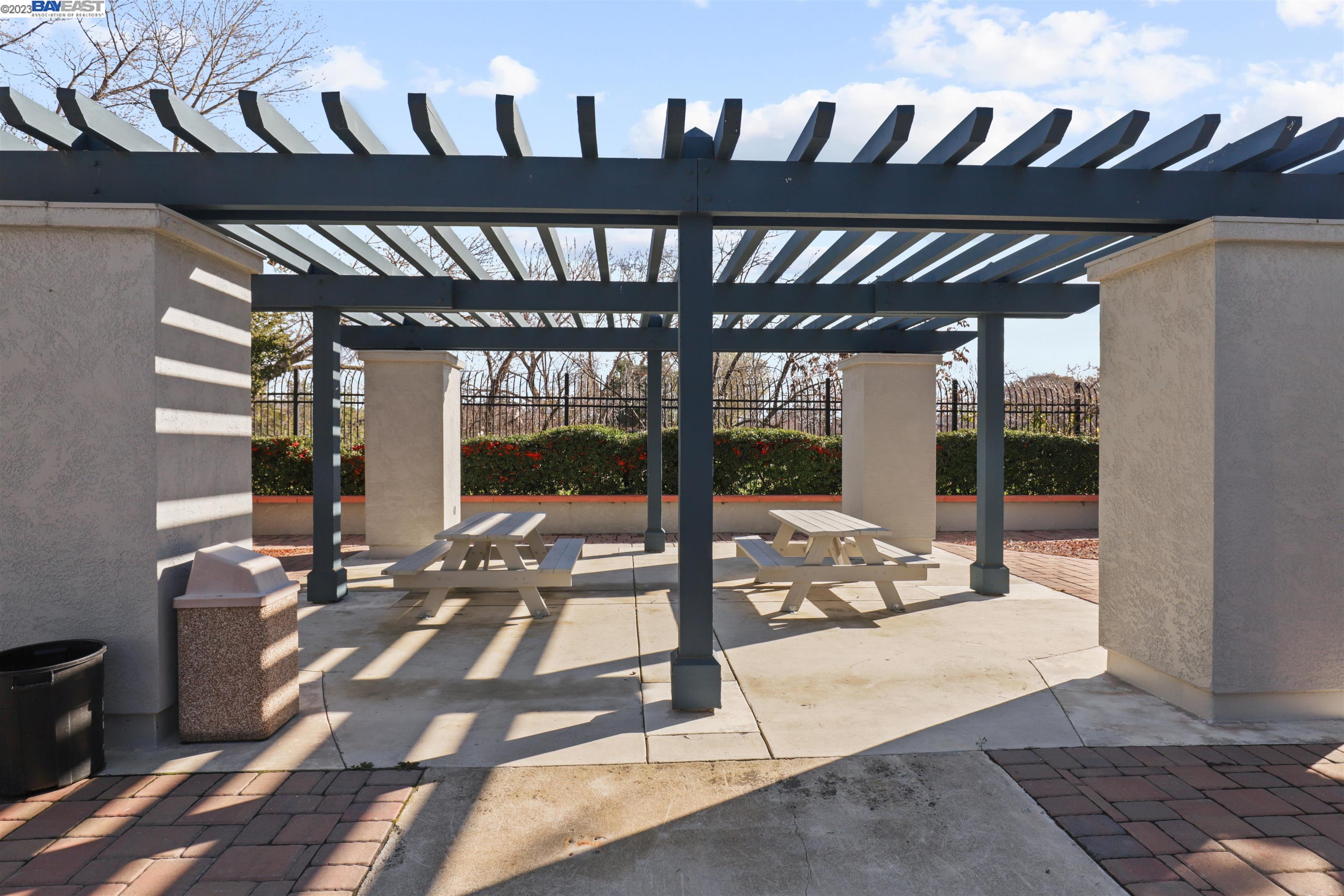 1001 Murrieta Blvd # 114