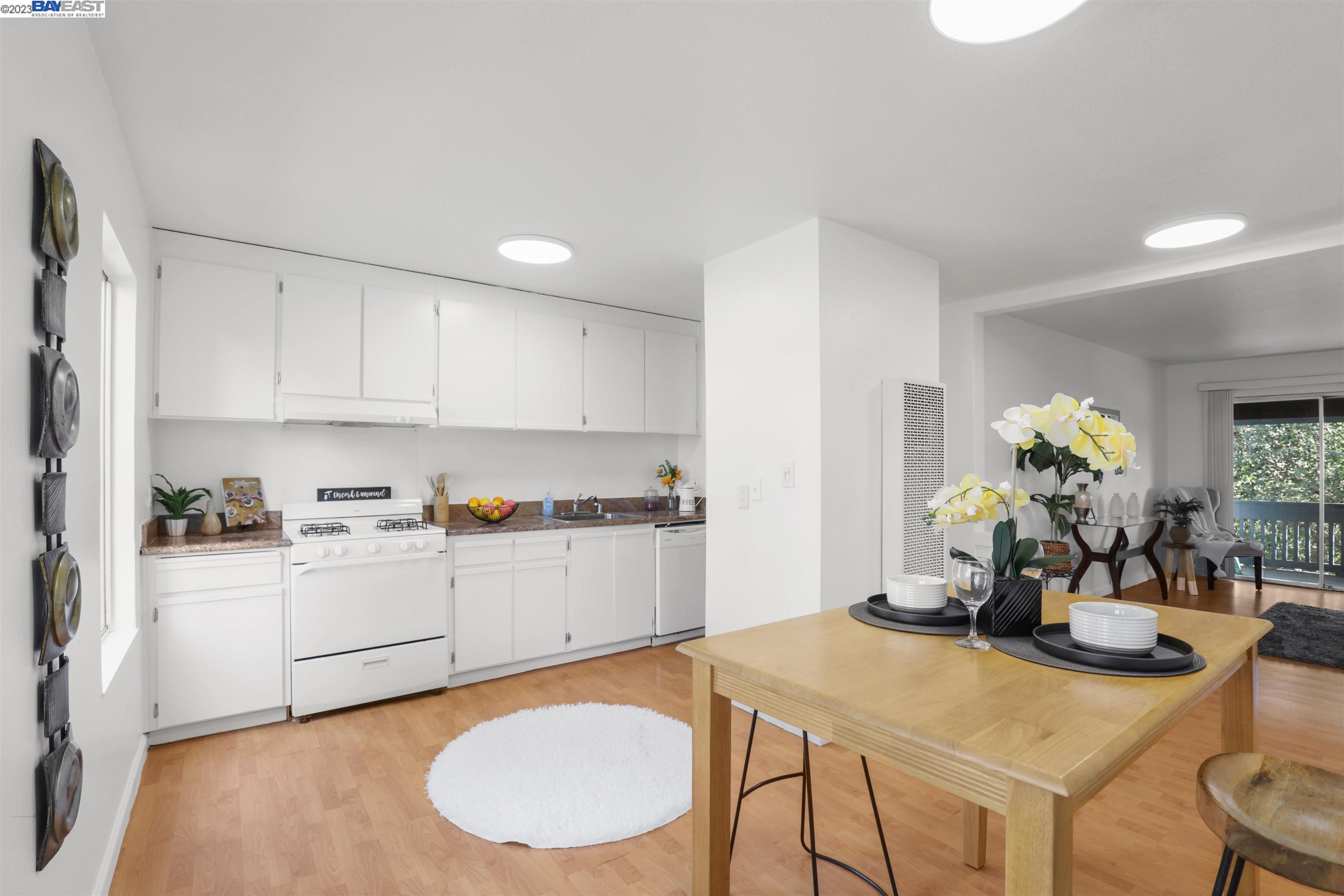 1001 Murrieta Blvd # 114