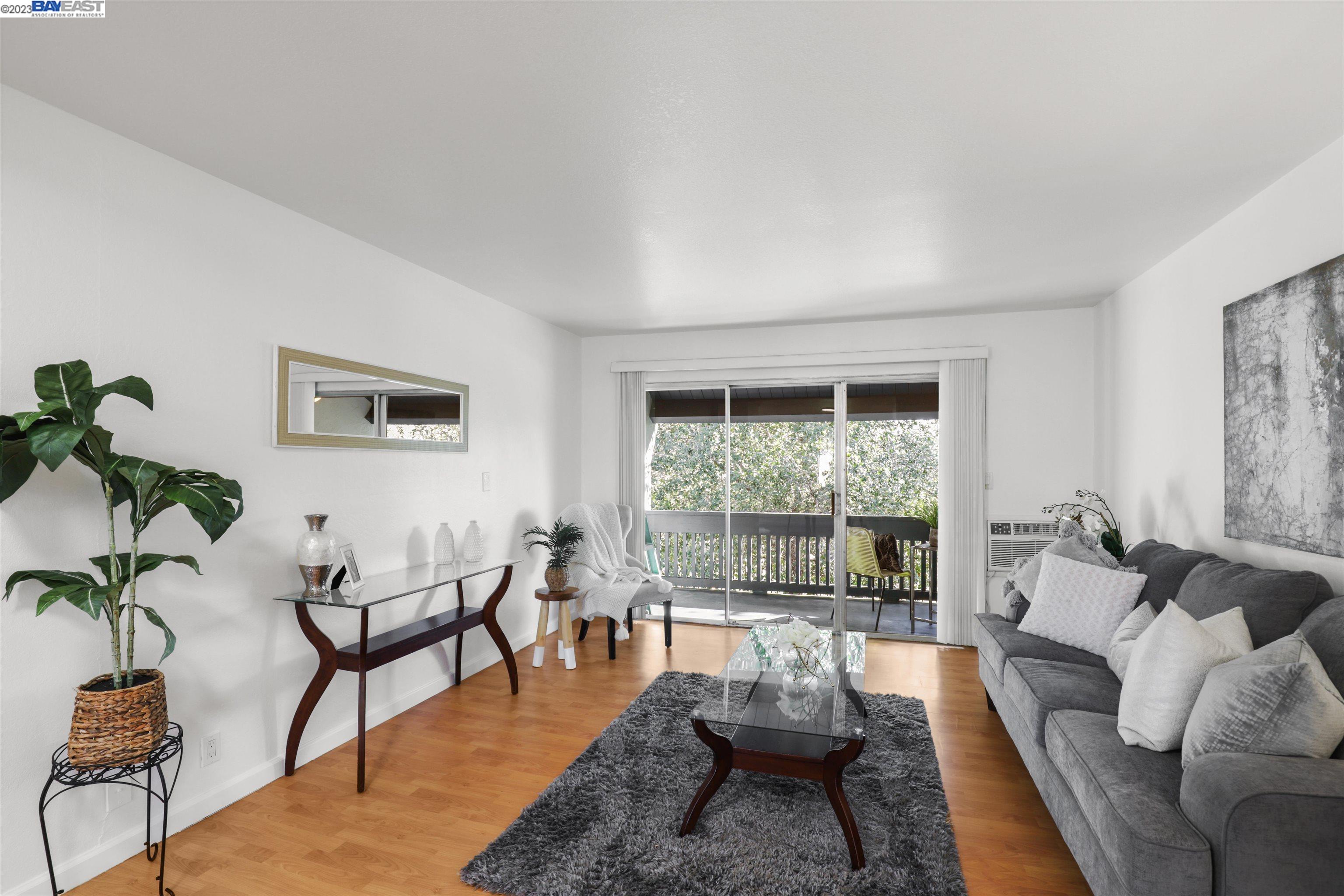 1001 Murrieta Blvd # 114