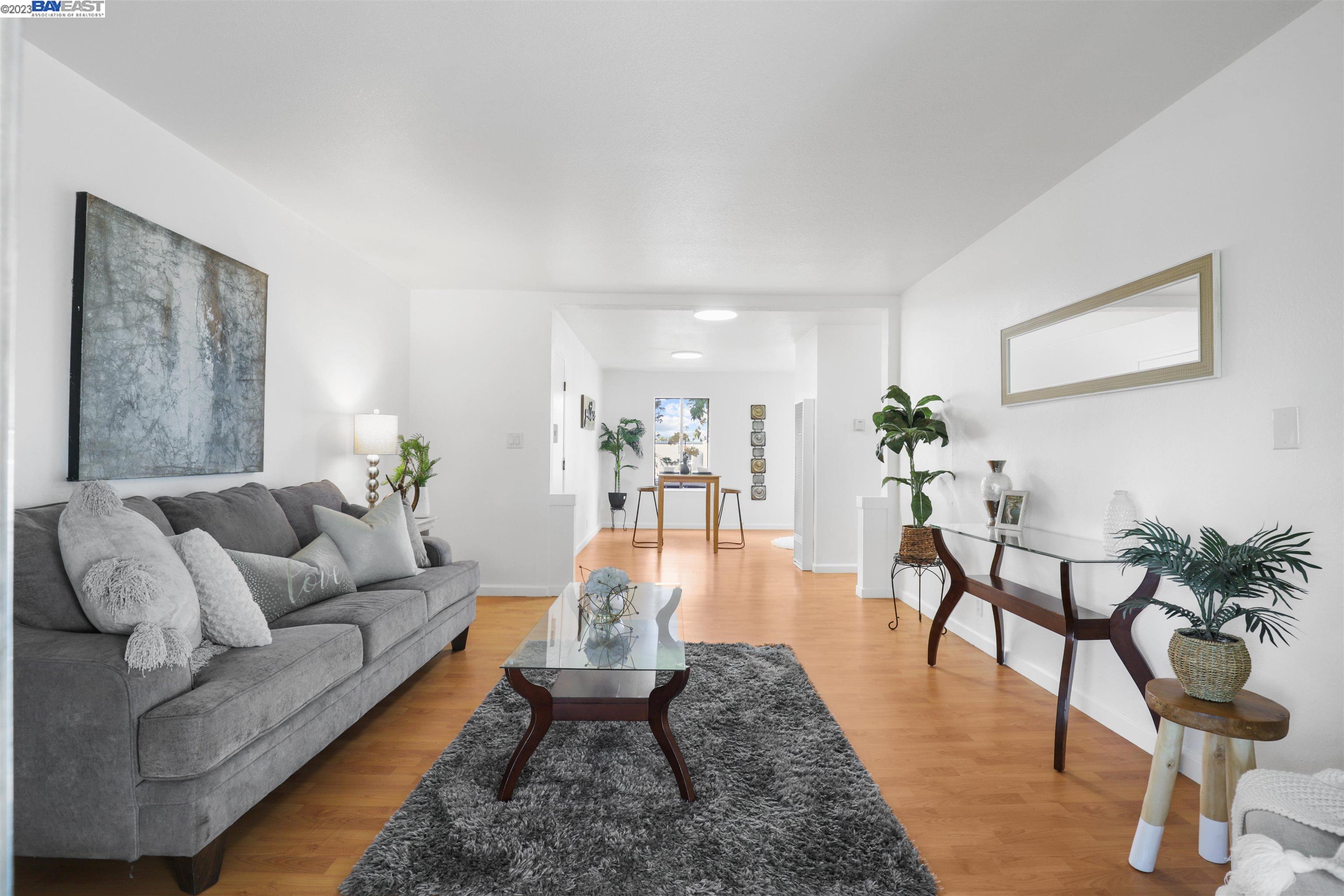 1001 Murrieta Blvd # 114