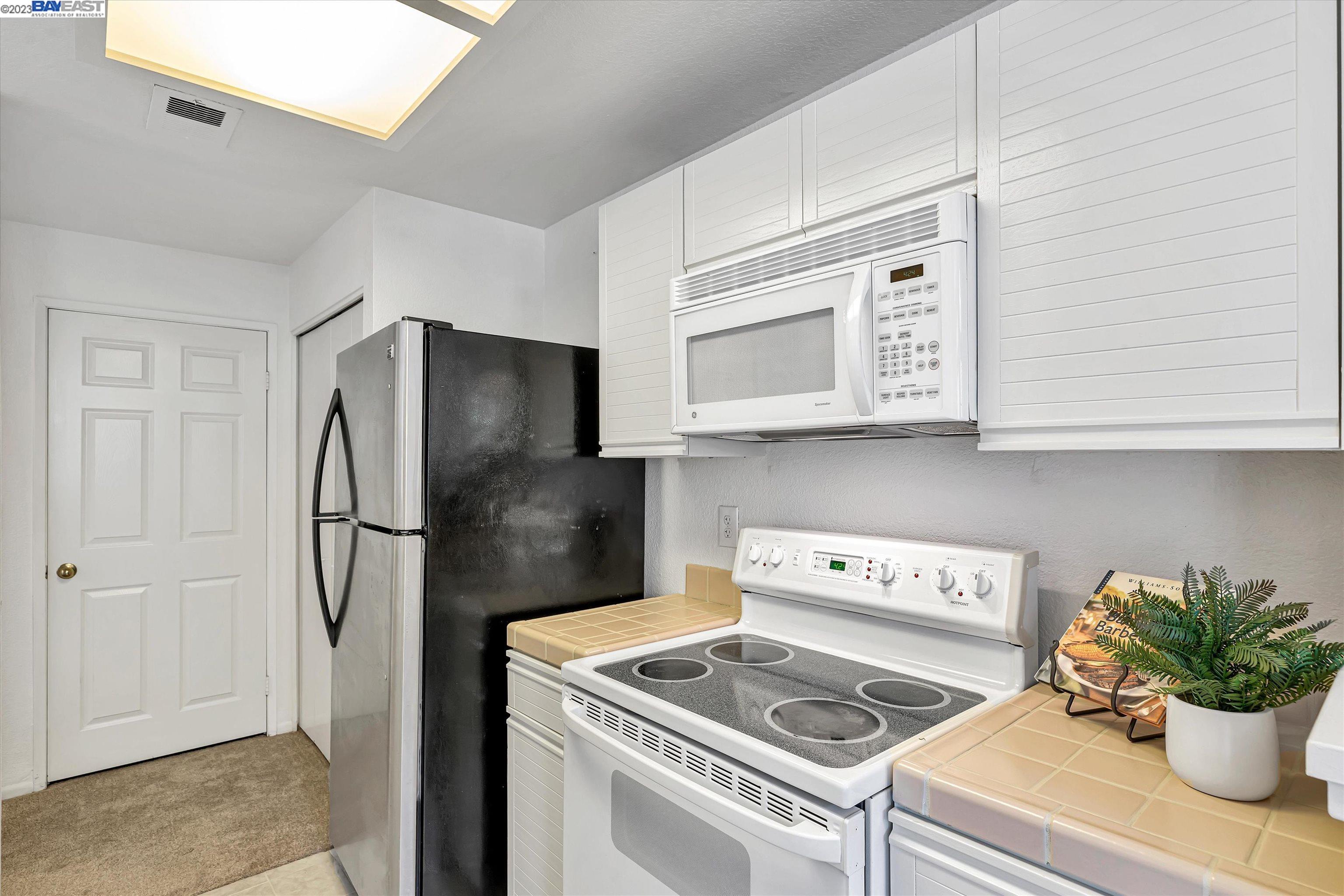 7855 Canyon Meadow Cir Unit: E