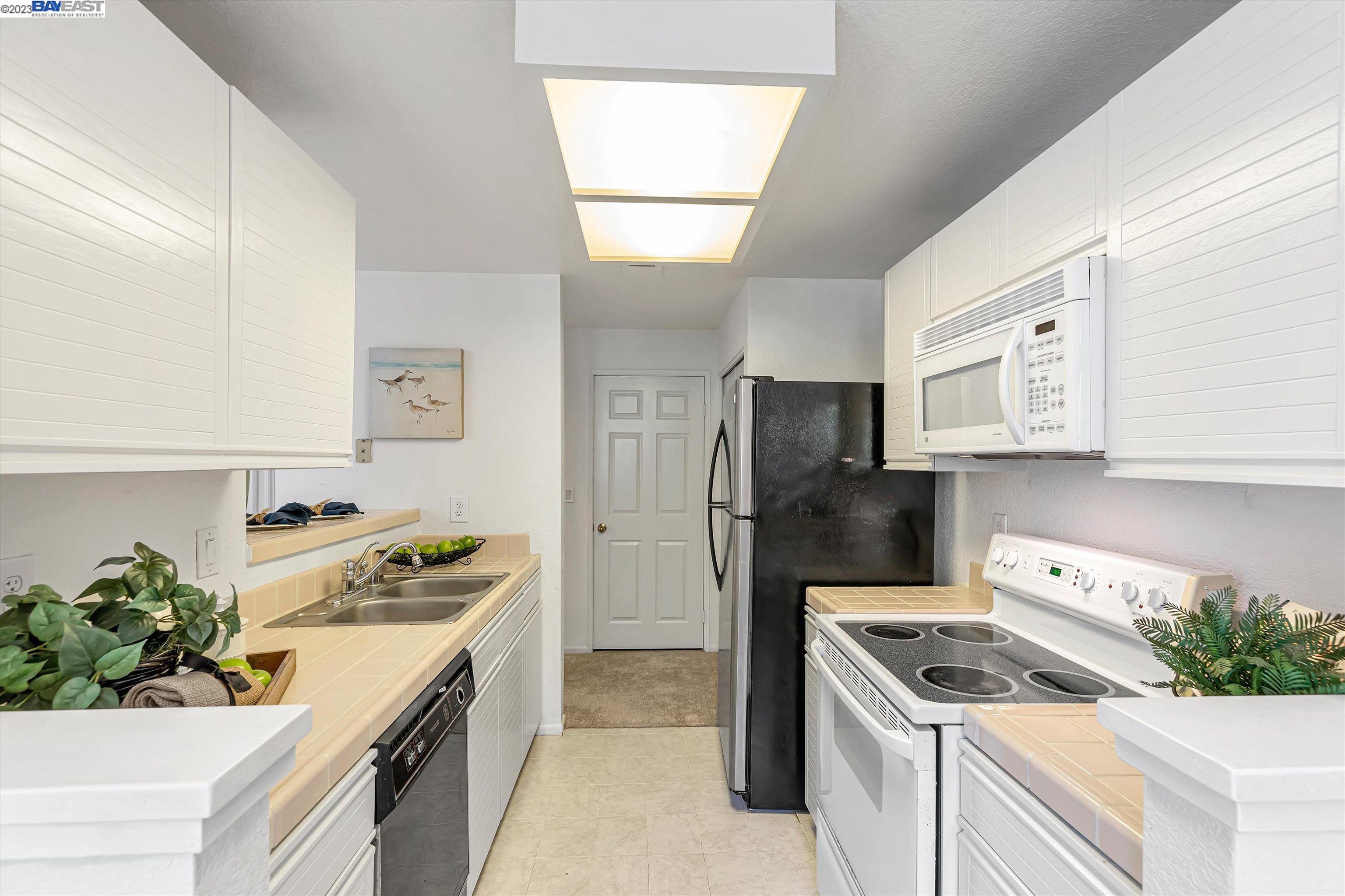 7855 Canyon Meadow Cir Unit: E