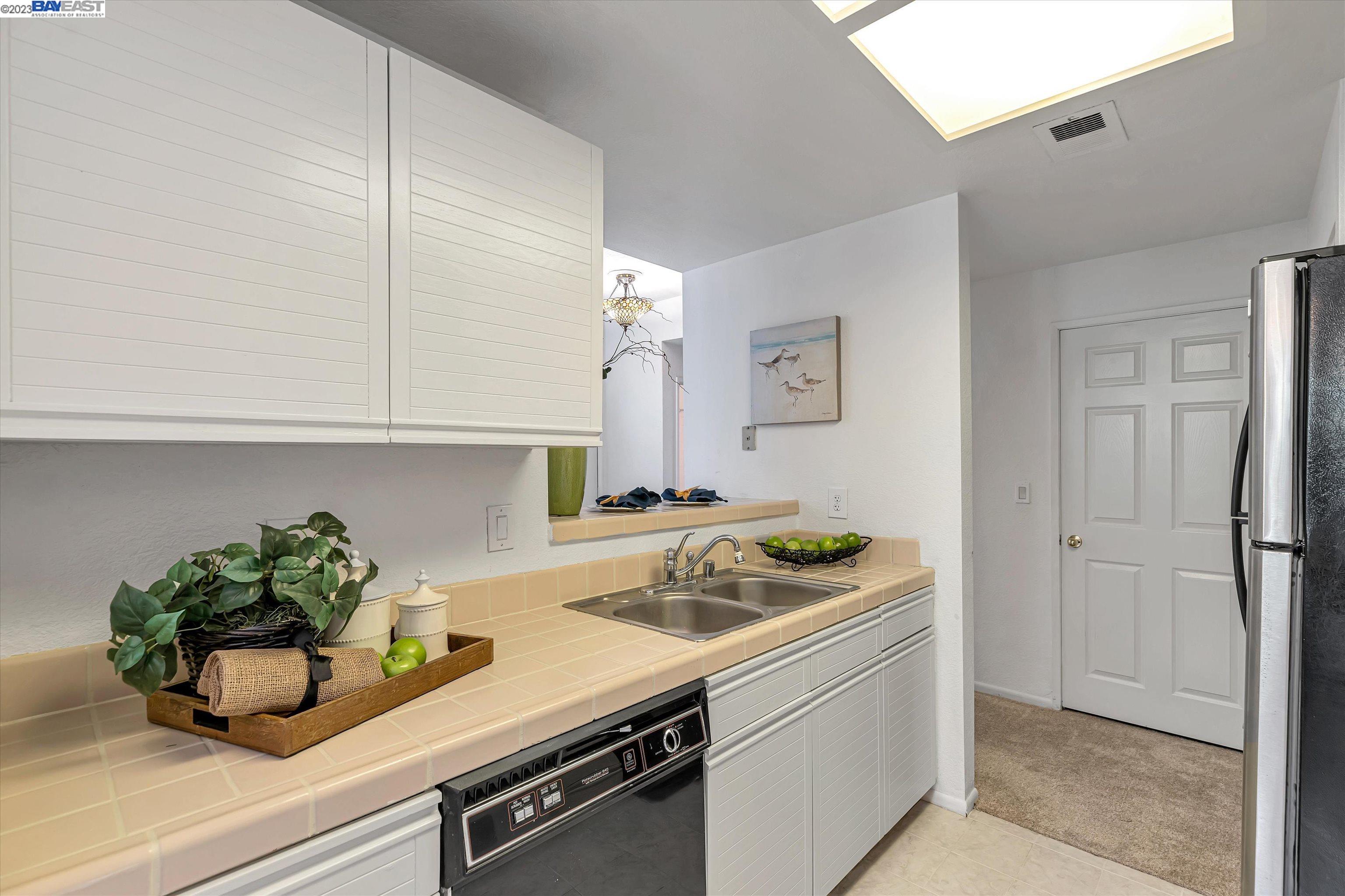 7855 Canyon Meadow Cir Unit: E